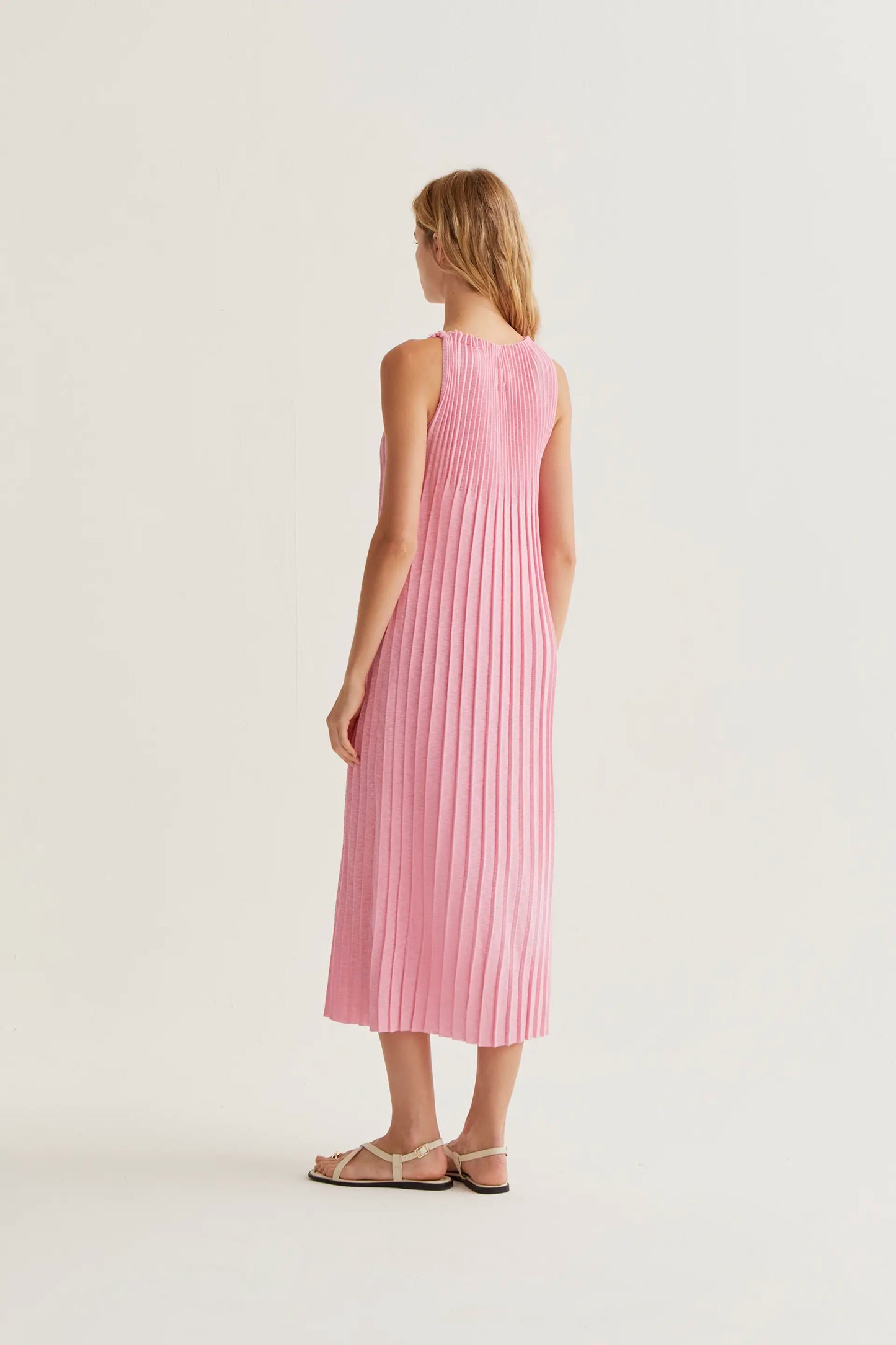 Long pleated pink dress