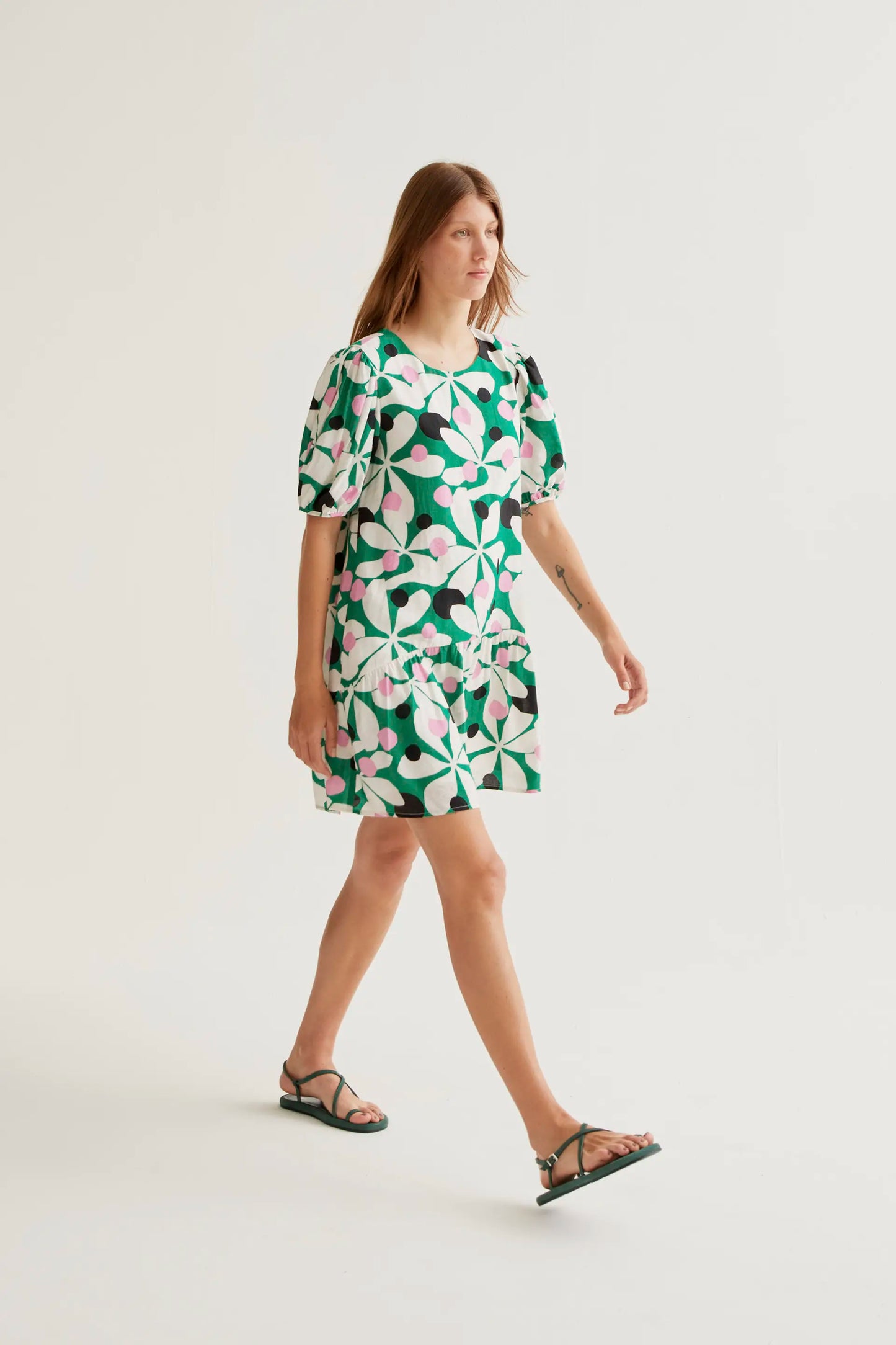 Vestido corto con estampado Hosta