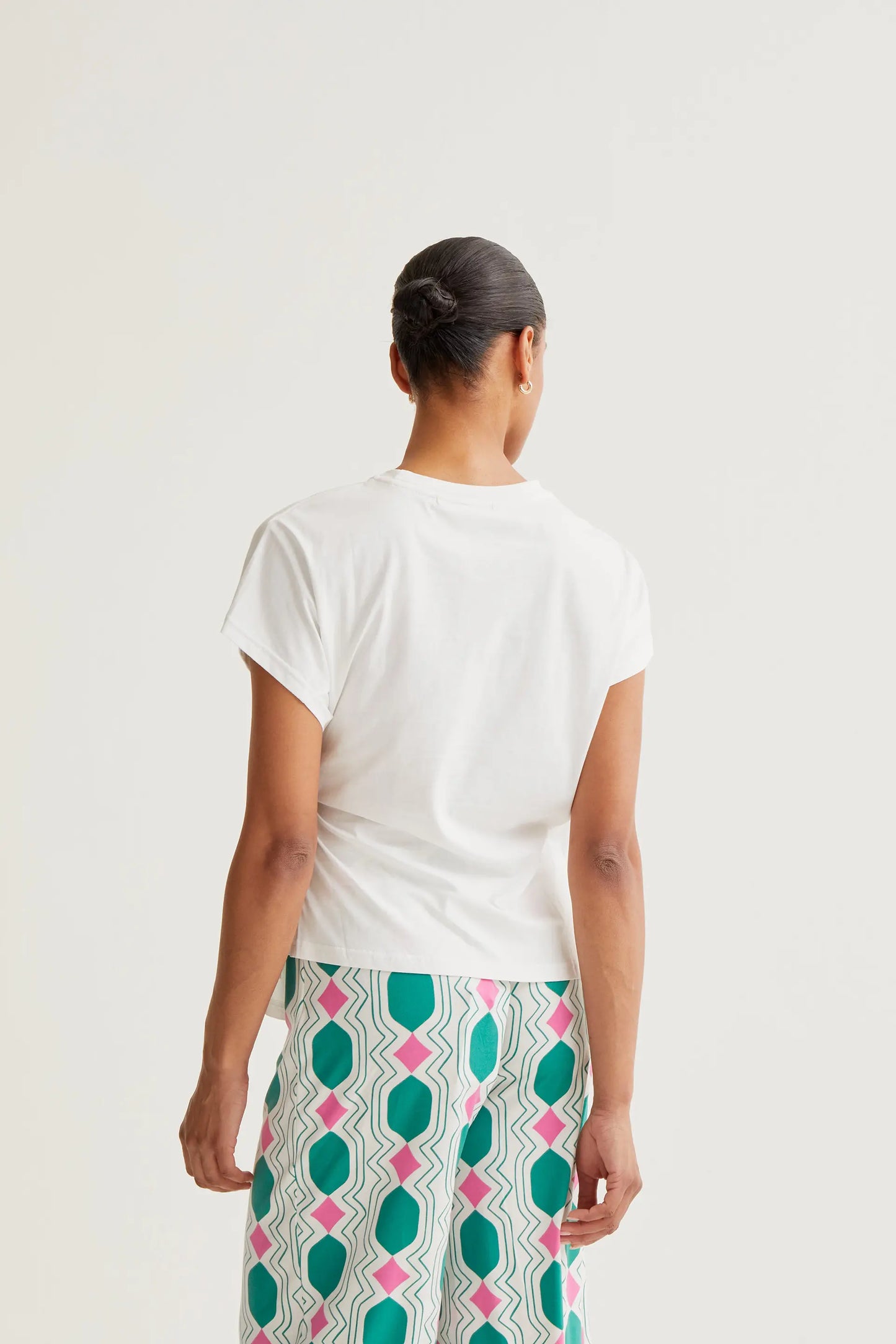 Camiseta 100% algodón blanca con nudo lateral