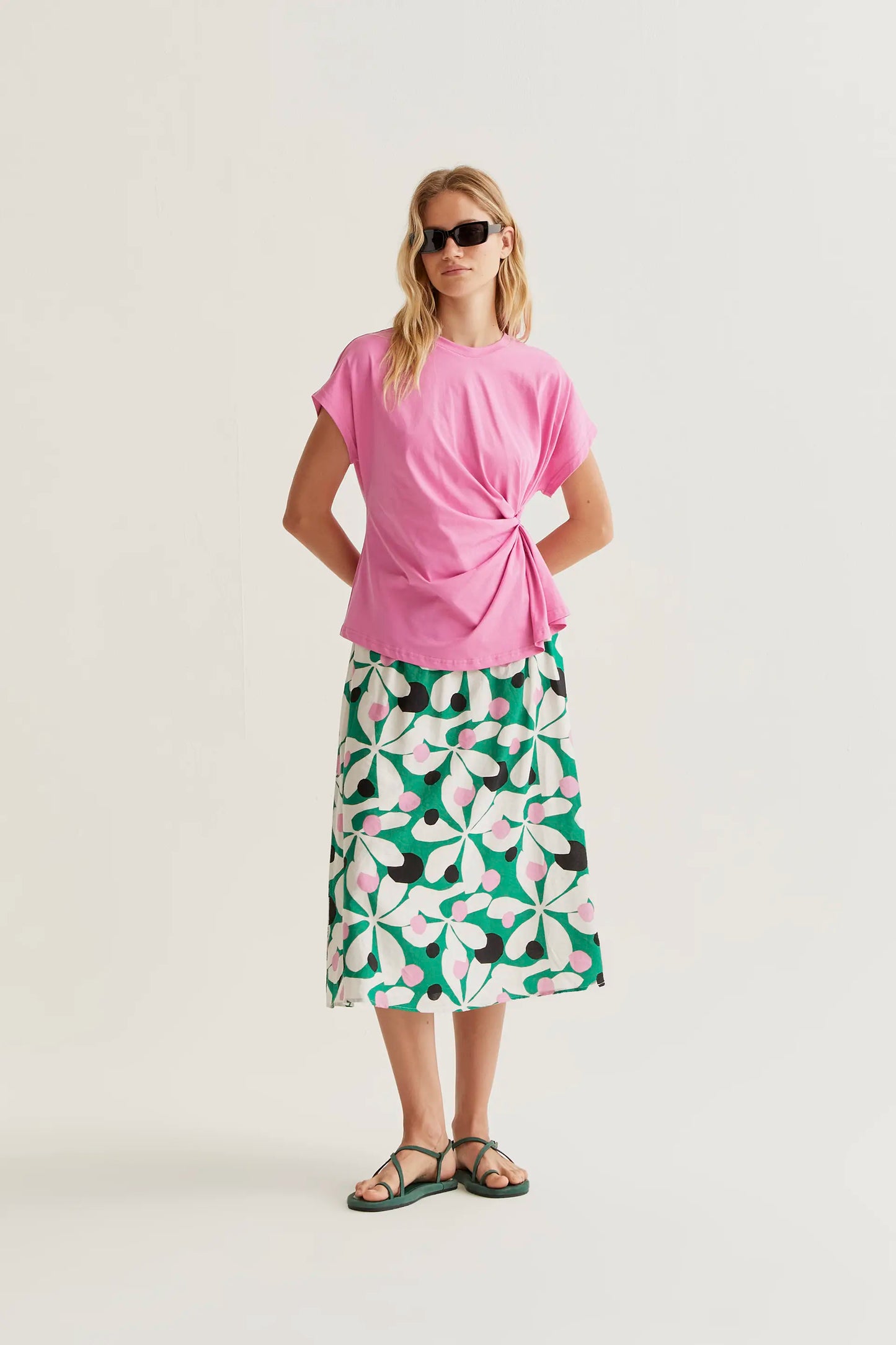 100% cotton pink t-shirt with side knot