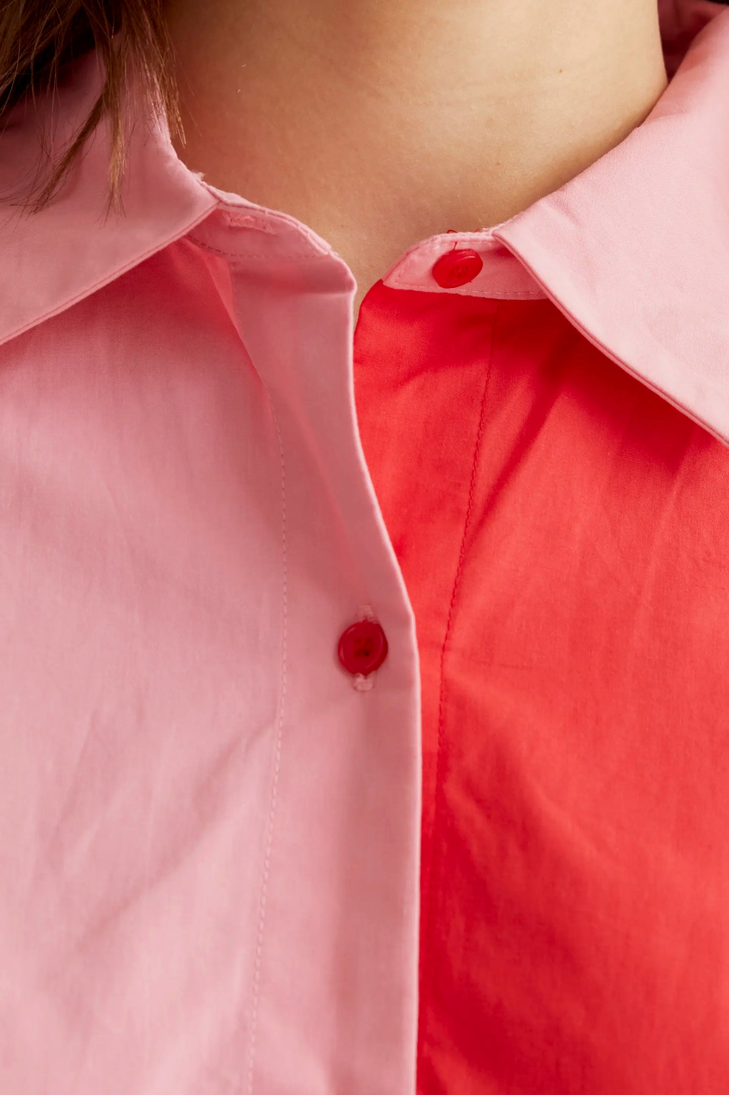 100% cotton two-tone shirt, pink and red