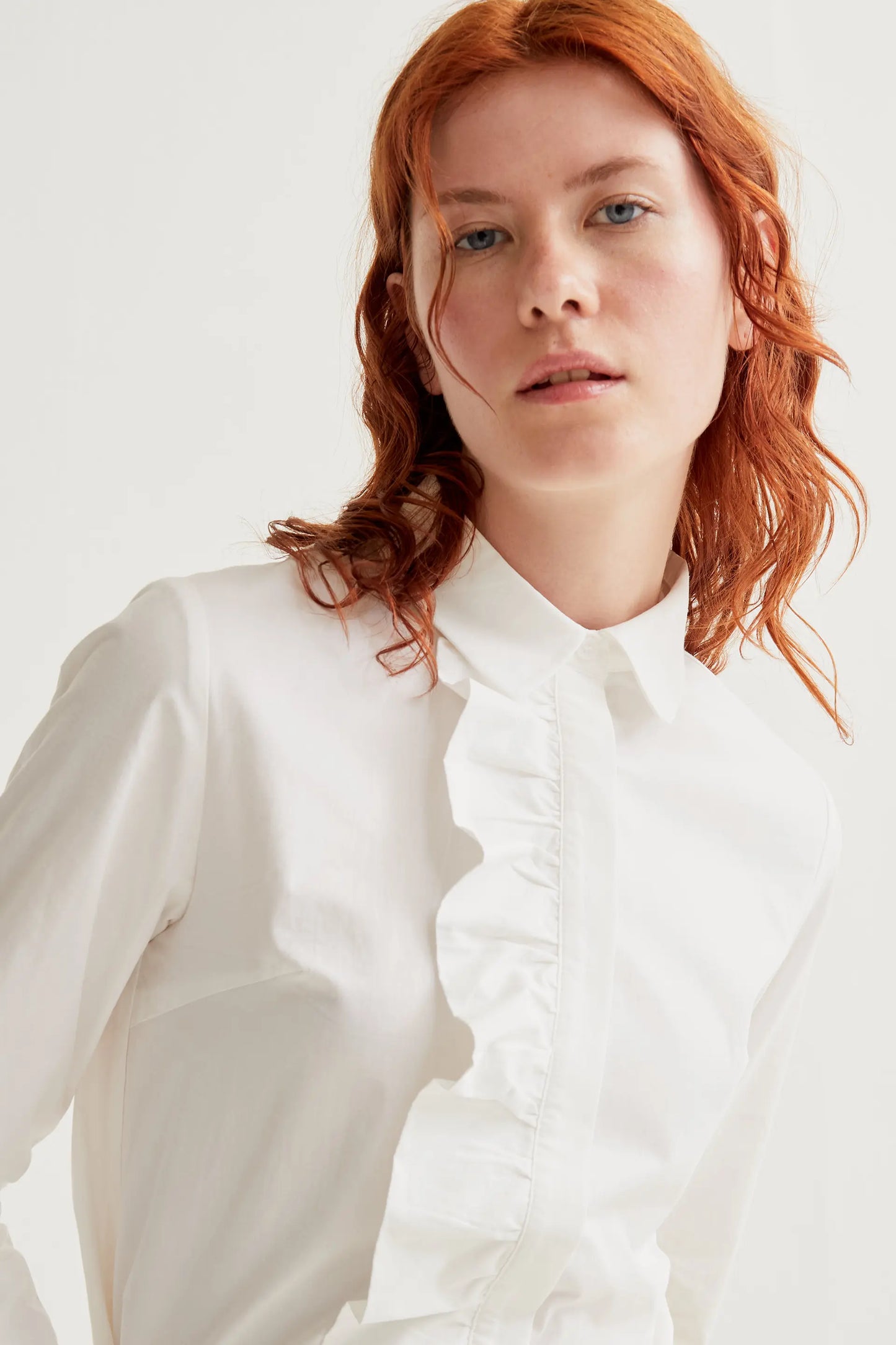 Camisa 100% algodón blanco con volante