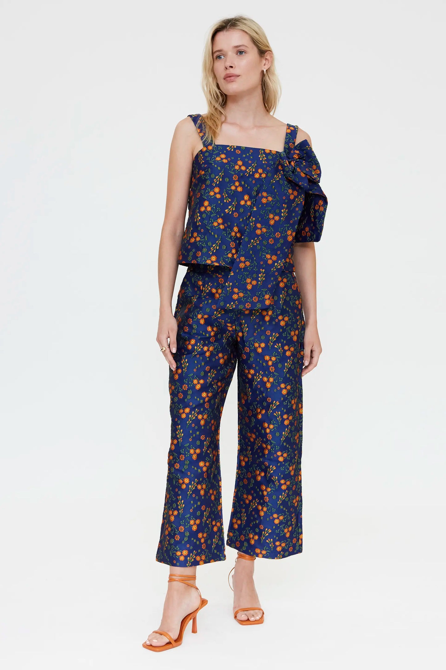 Pantaloni con stampa jacquard a fiori