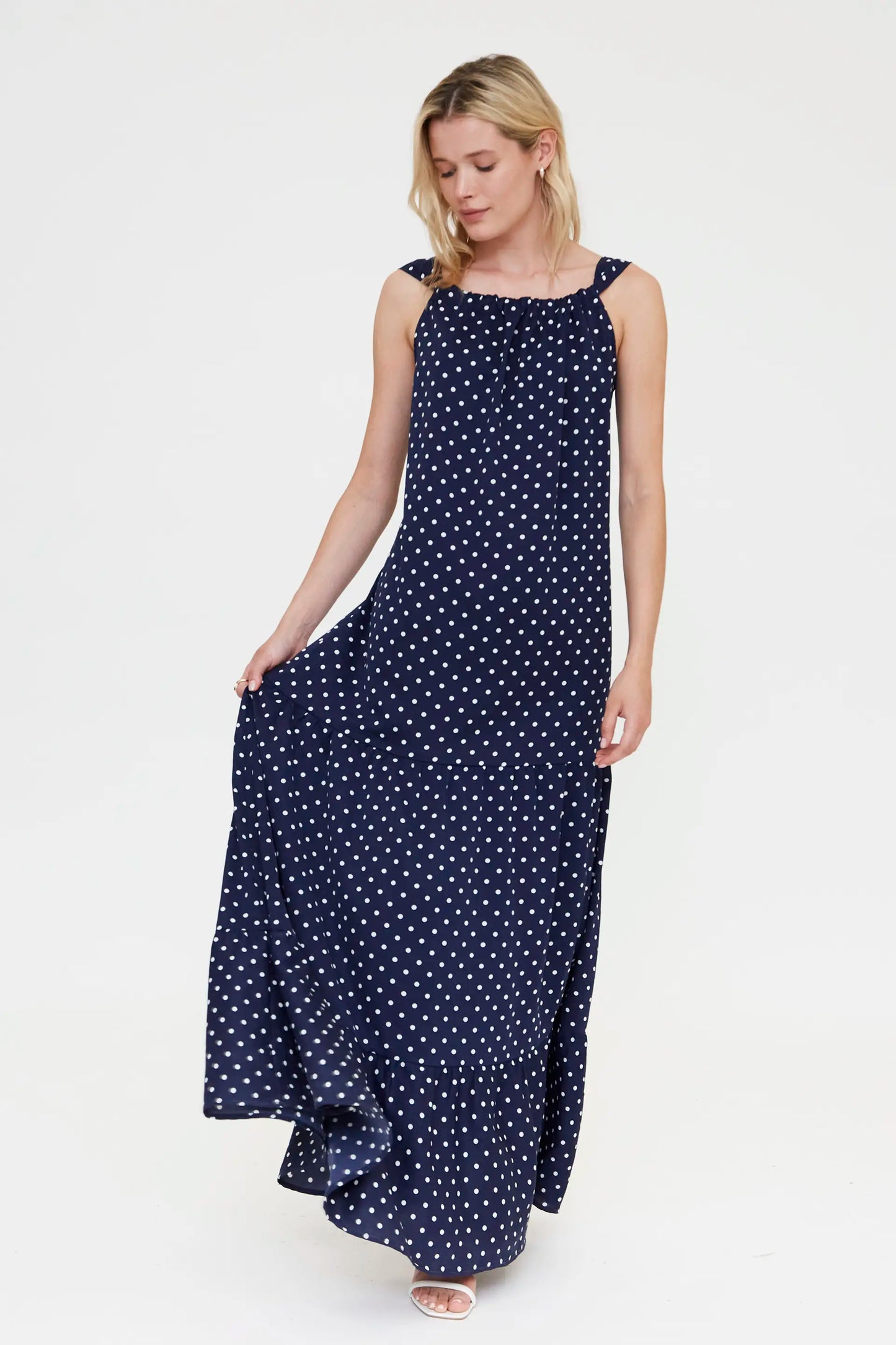 Abito lungo con stampa a mini pois blu navy