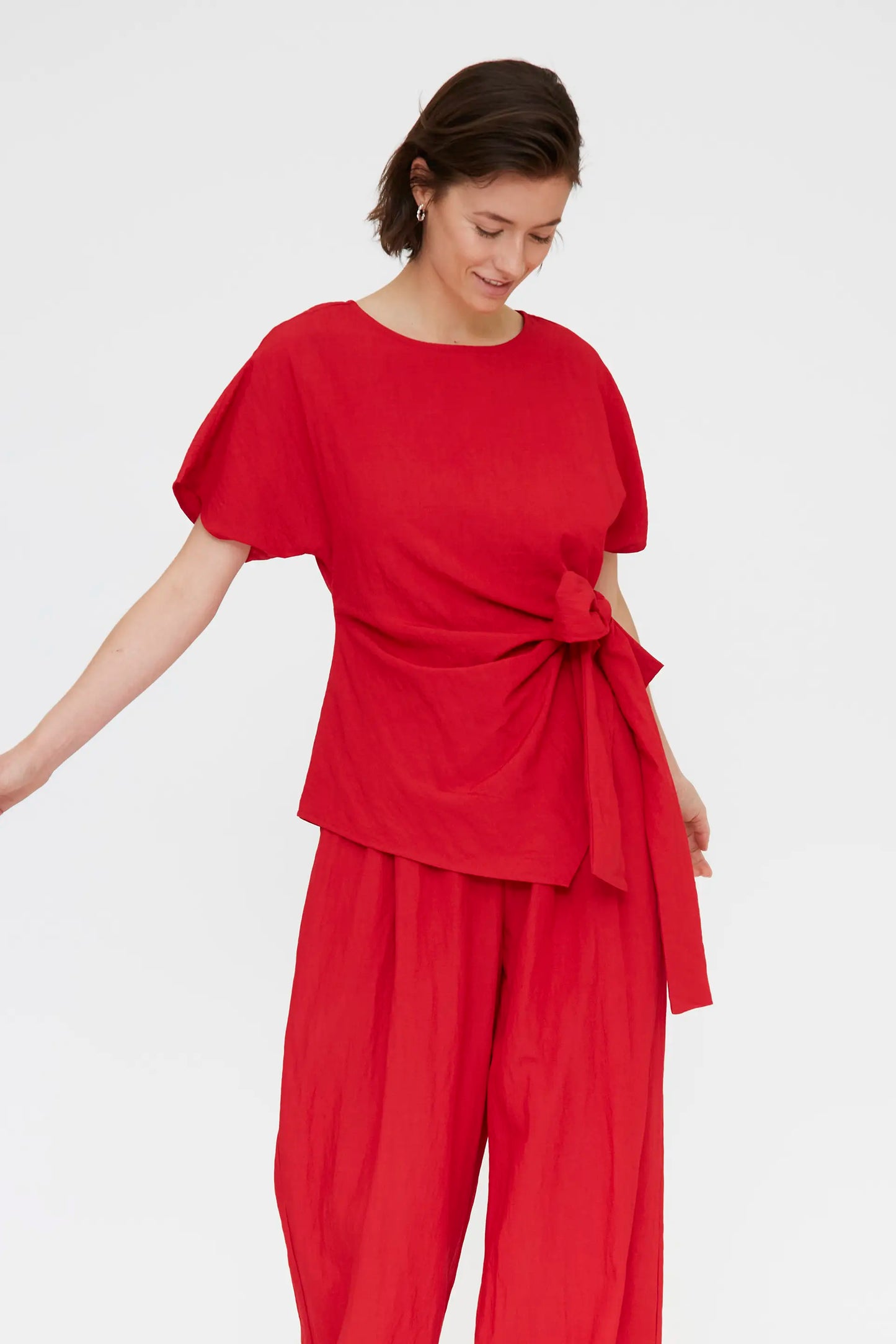 Top rosso con dettaglio cravatta