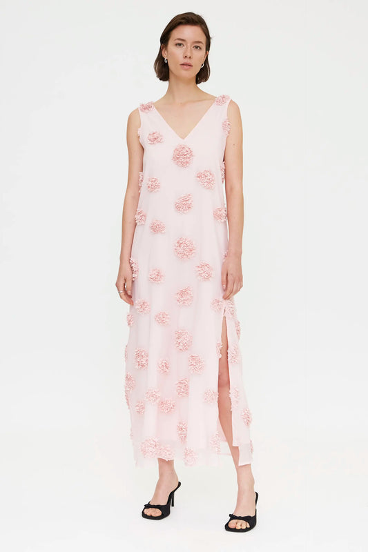 Vestido largo rosa con detalle floral