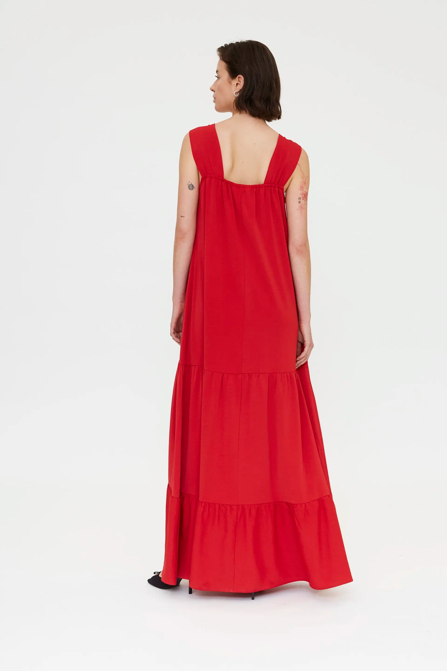 Abito lungo rosso con scollo rotondo