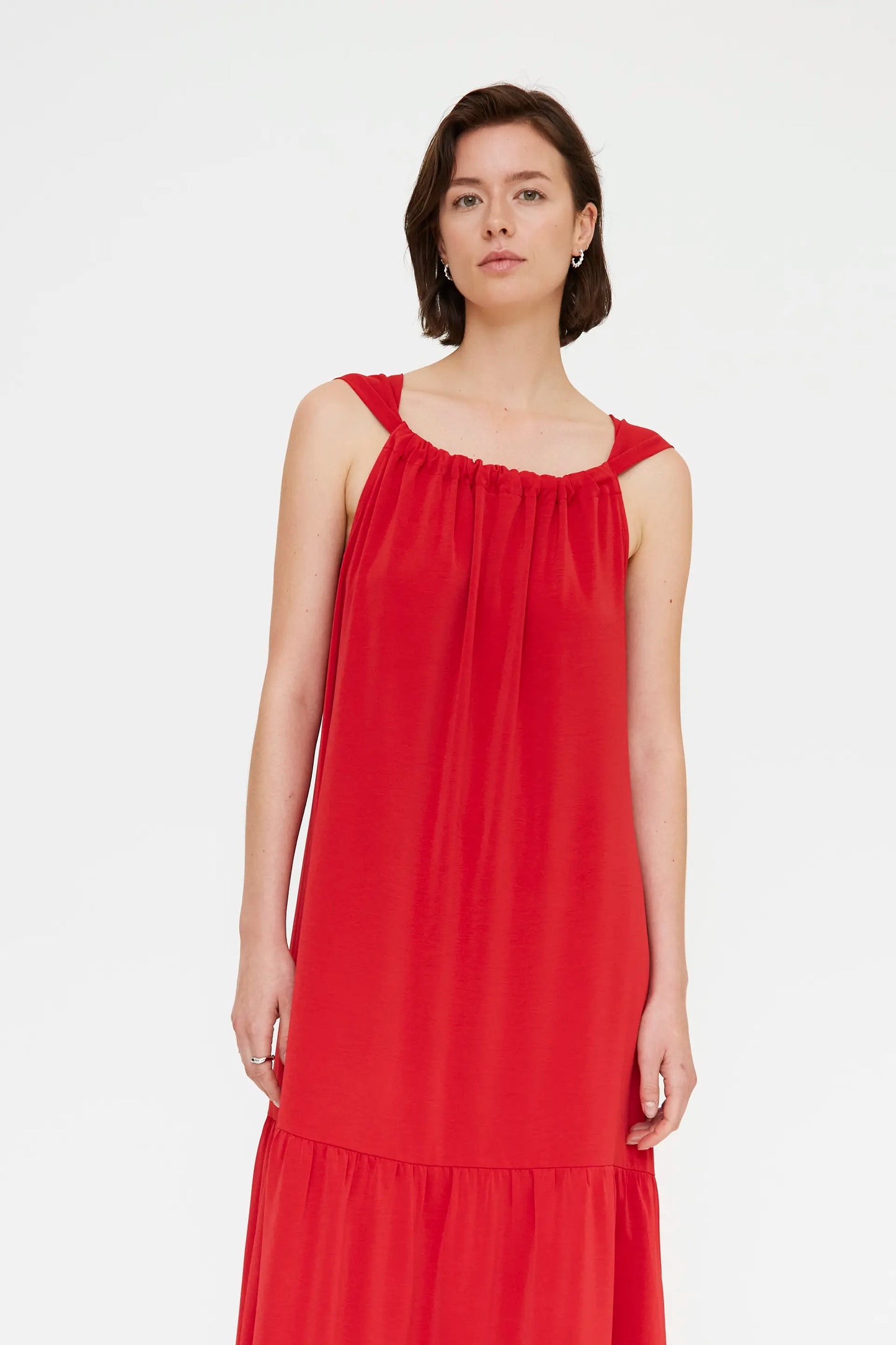 Abito lungo rosso con scollo rotondo