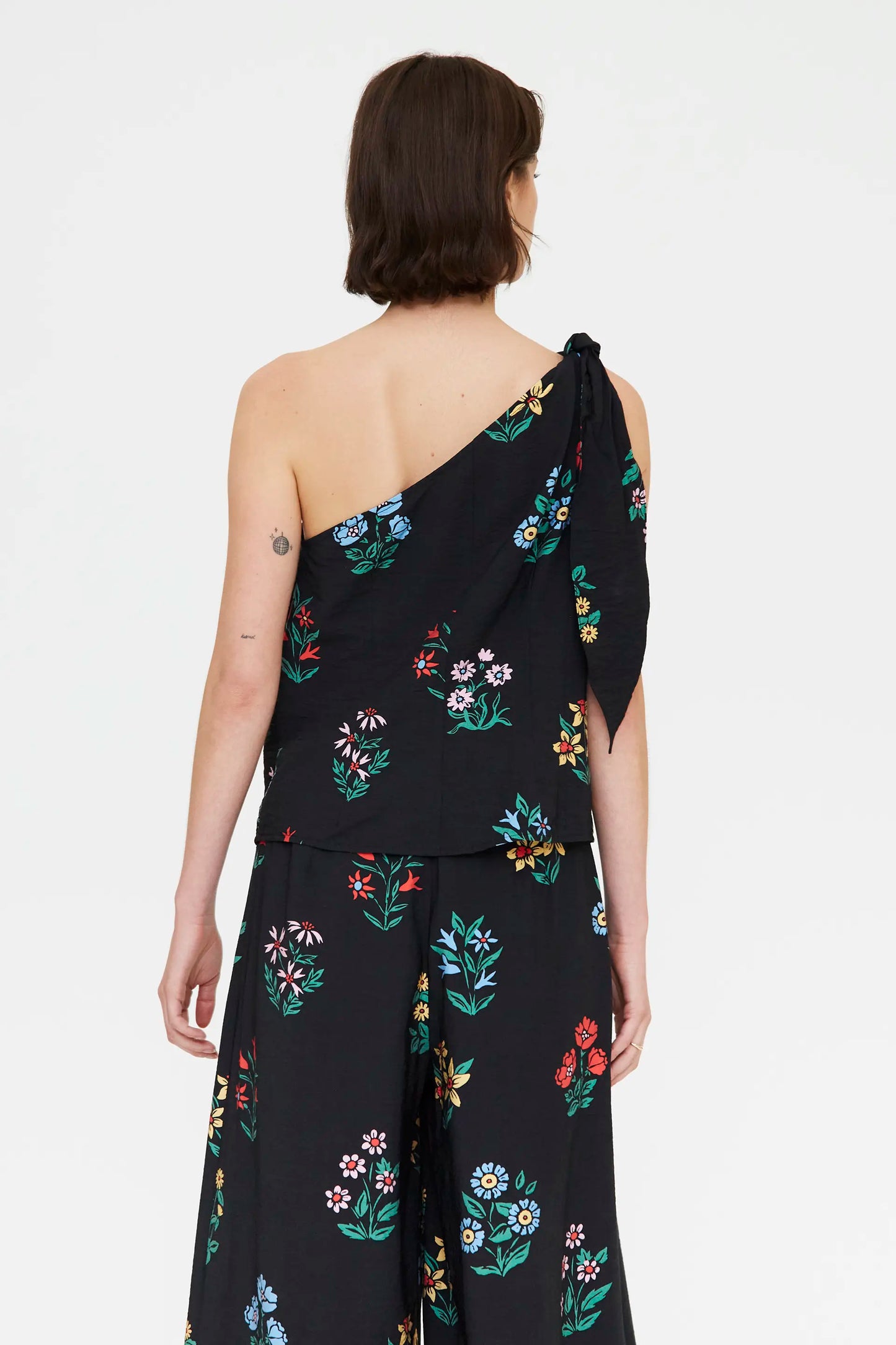 Asymmetrical top with Multicolor Gardener print