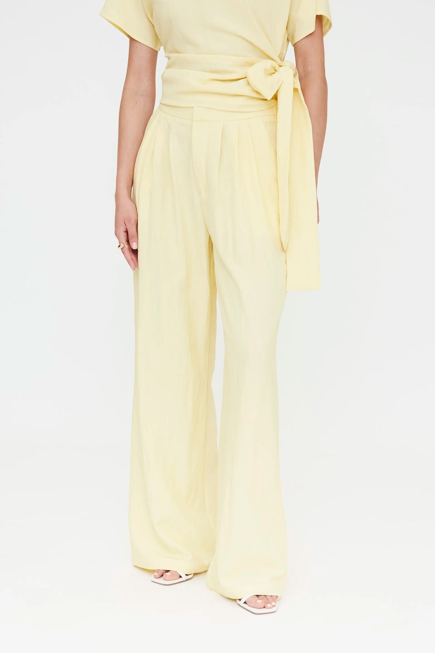 Pantaloni fluidi giallo chiaro