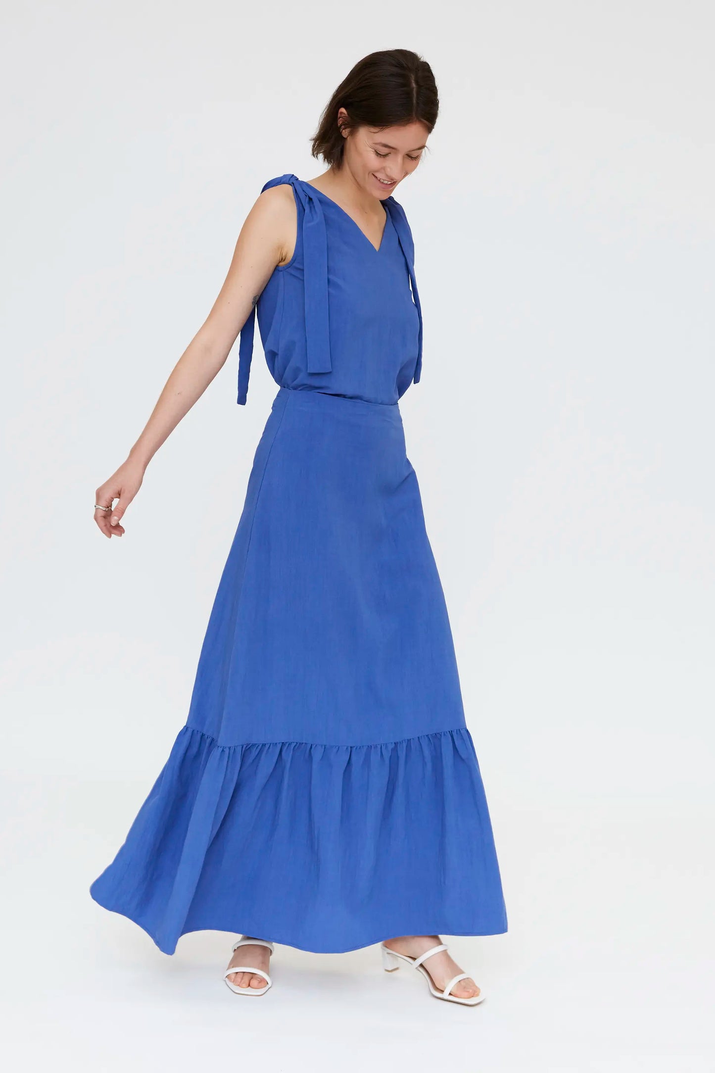 Gonna lunga blu con volant