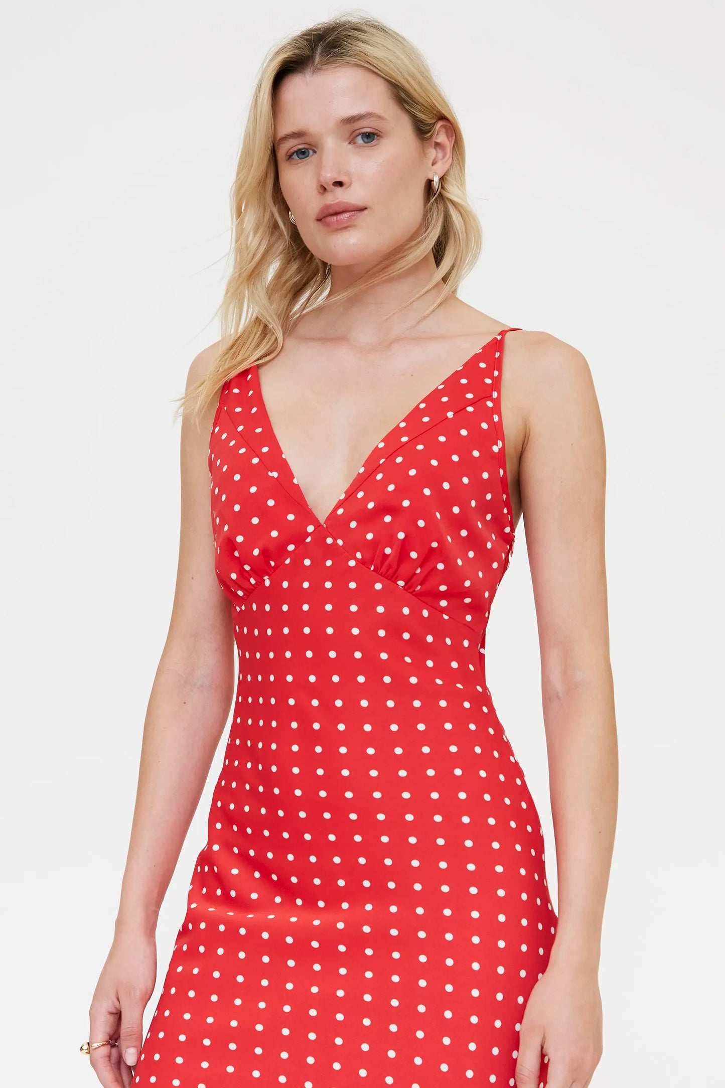 Abito lungo con stampa a mini pois rossi