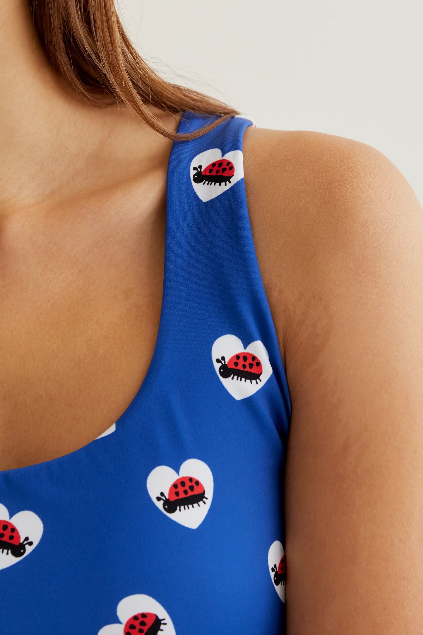 Top deportivo con estampado Coccinella