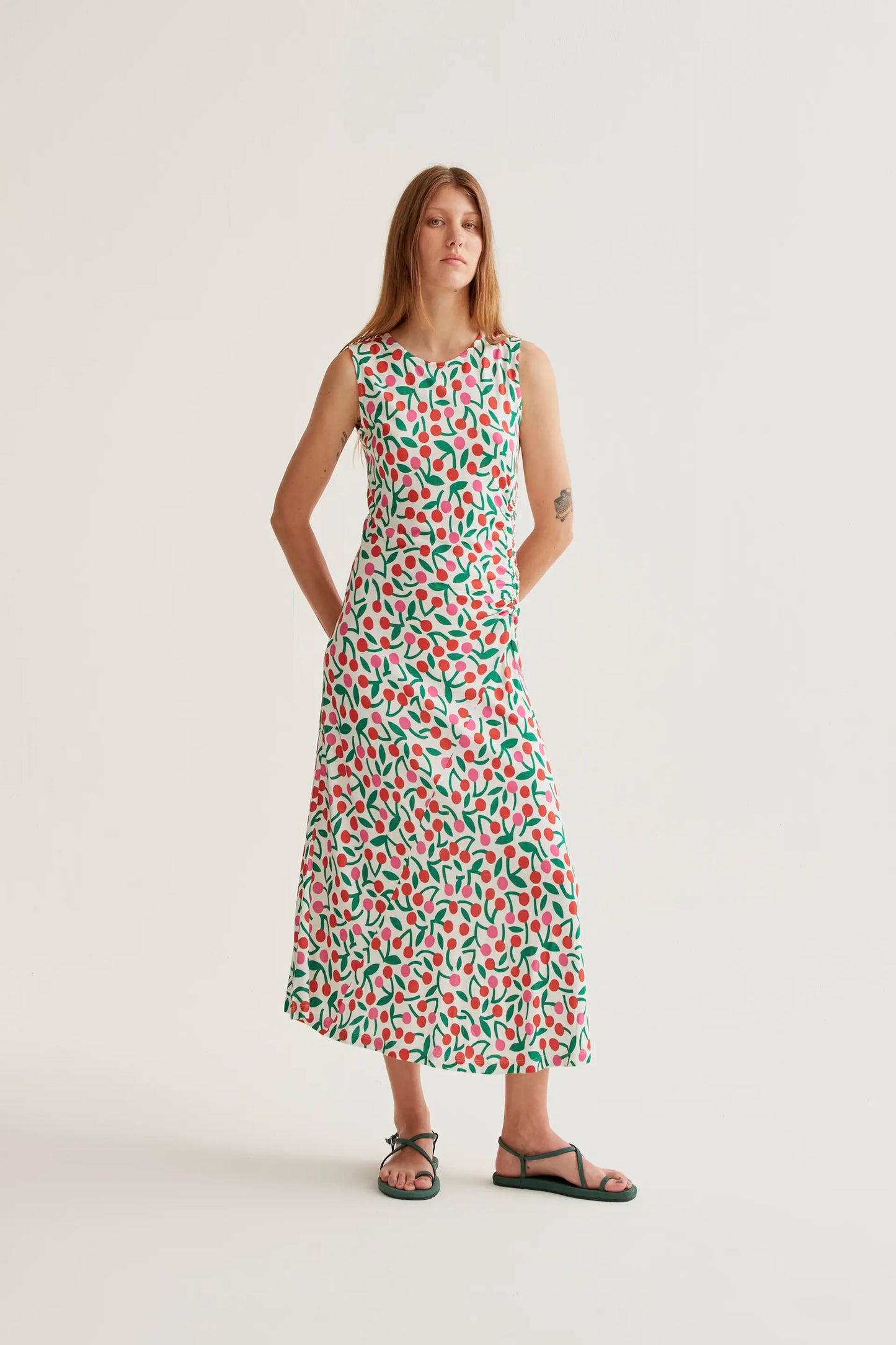 Vestido largo con estampado Guinda