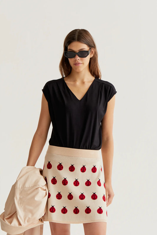 Camiseta negra manga sisa