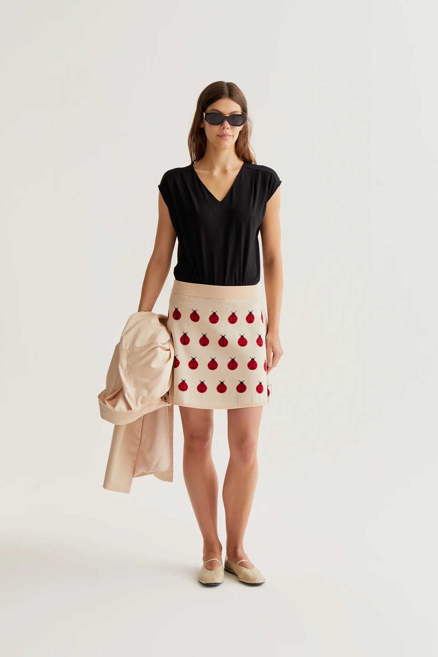 Camiseta negra manga sisa