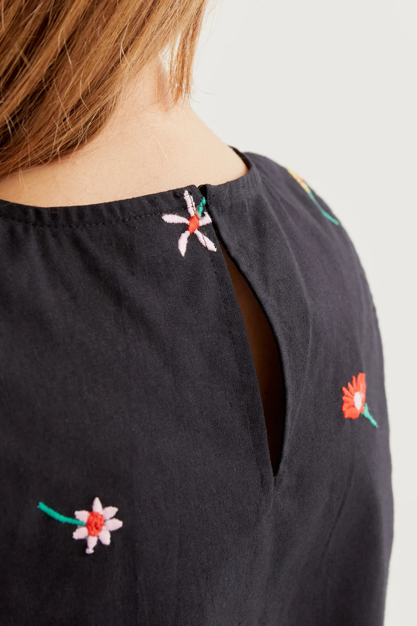 Top de tirantes con estampado Black Gardener Flowers