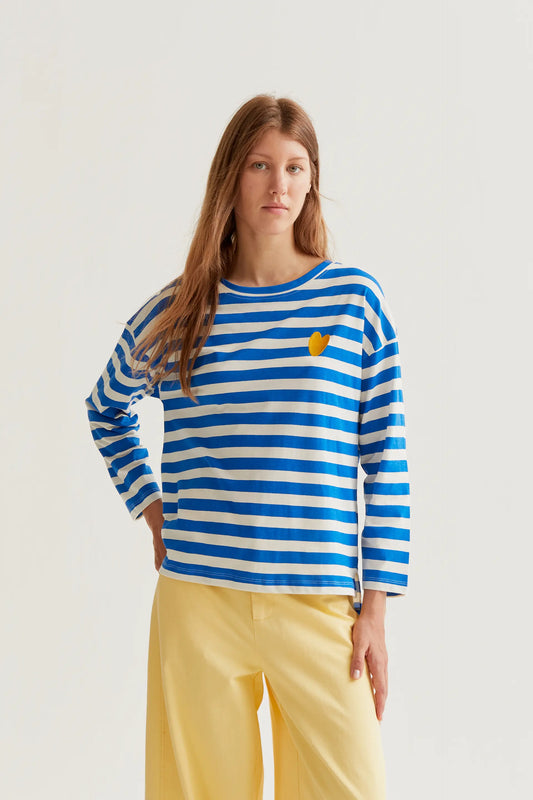 T-shirt with blue striped print and embroidered heart