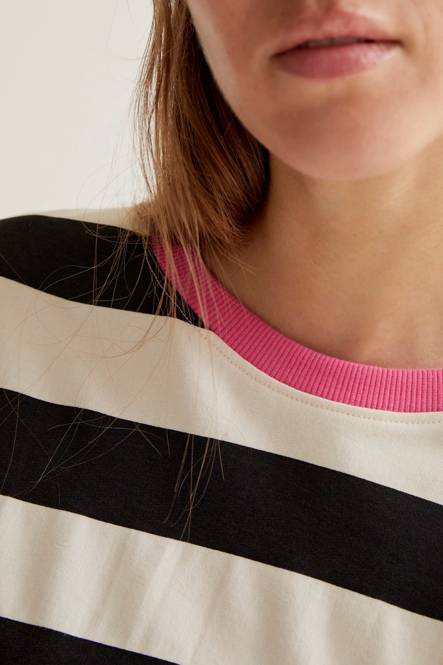 Sweatshirt with black and white striped print