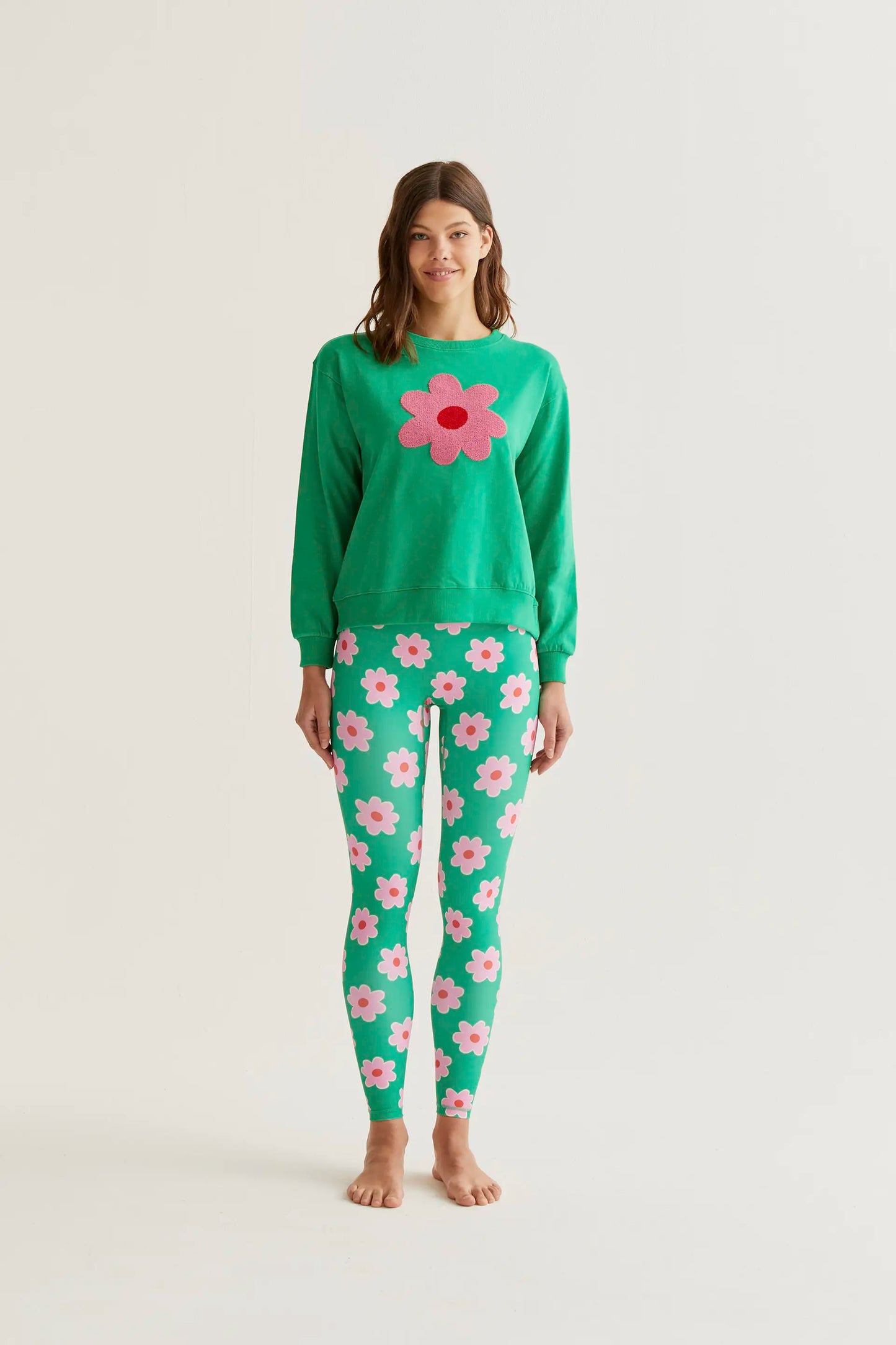 Sudadera con bordado de flor gigante rosa