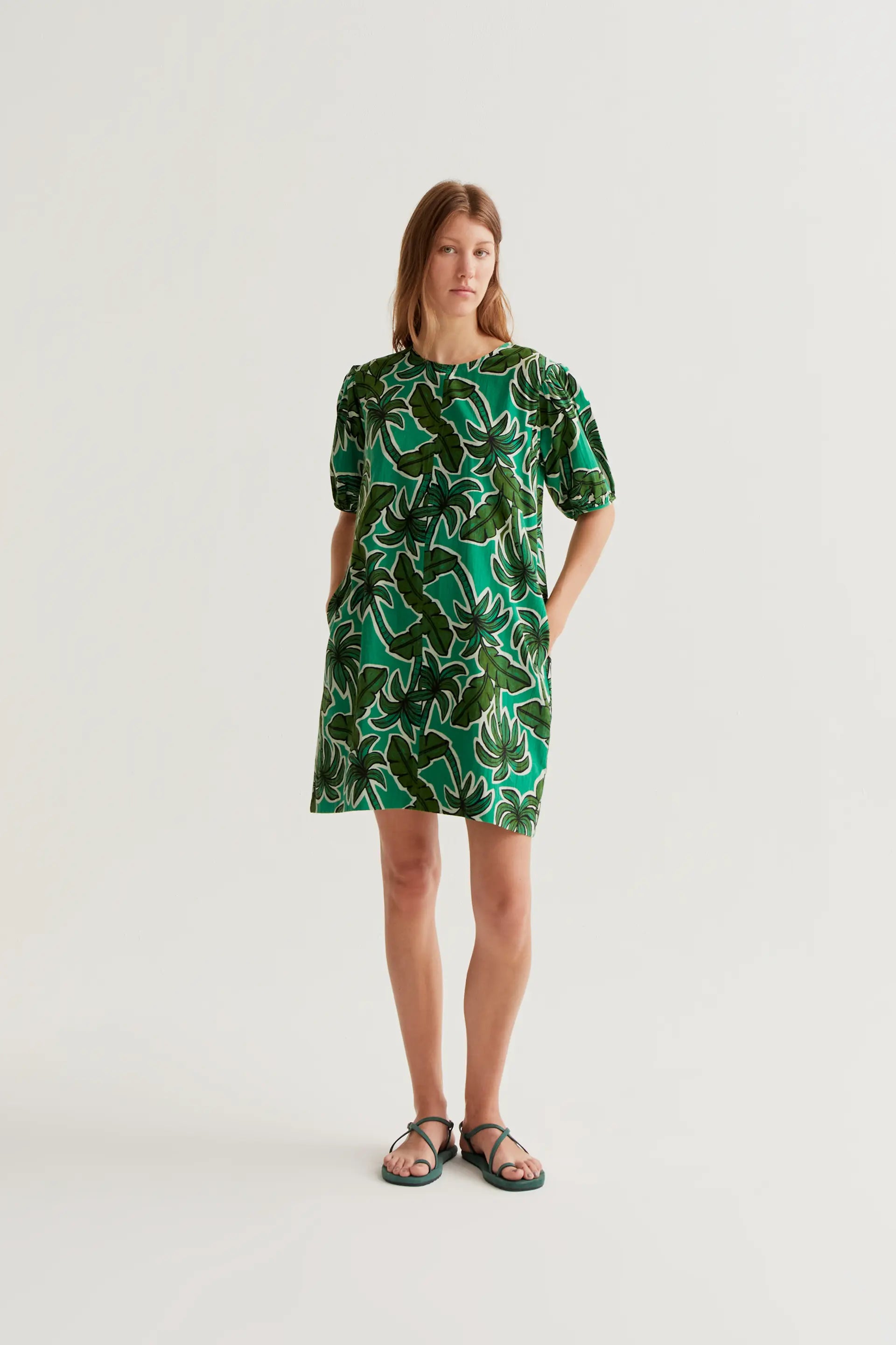 Short dress with Palm Tree print - Fantastic Company Compaa Fantstica Short dress with Palm Tree print - Fantastic Company Compaa Fantstica