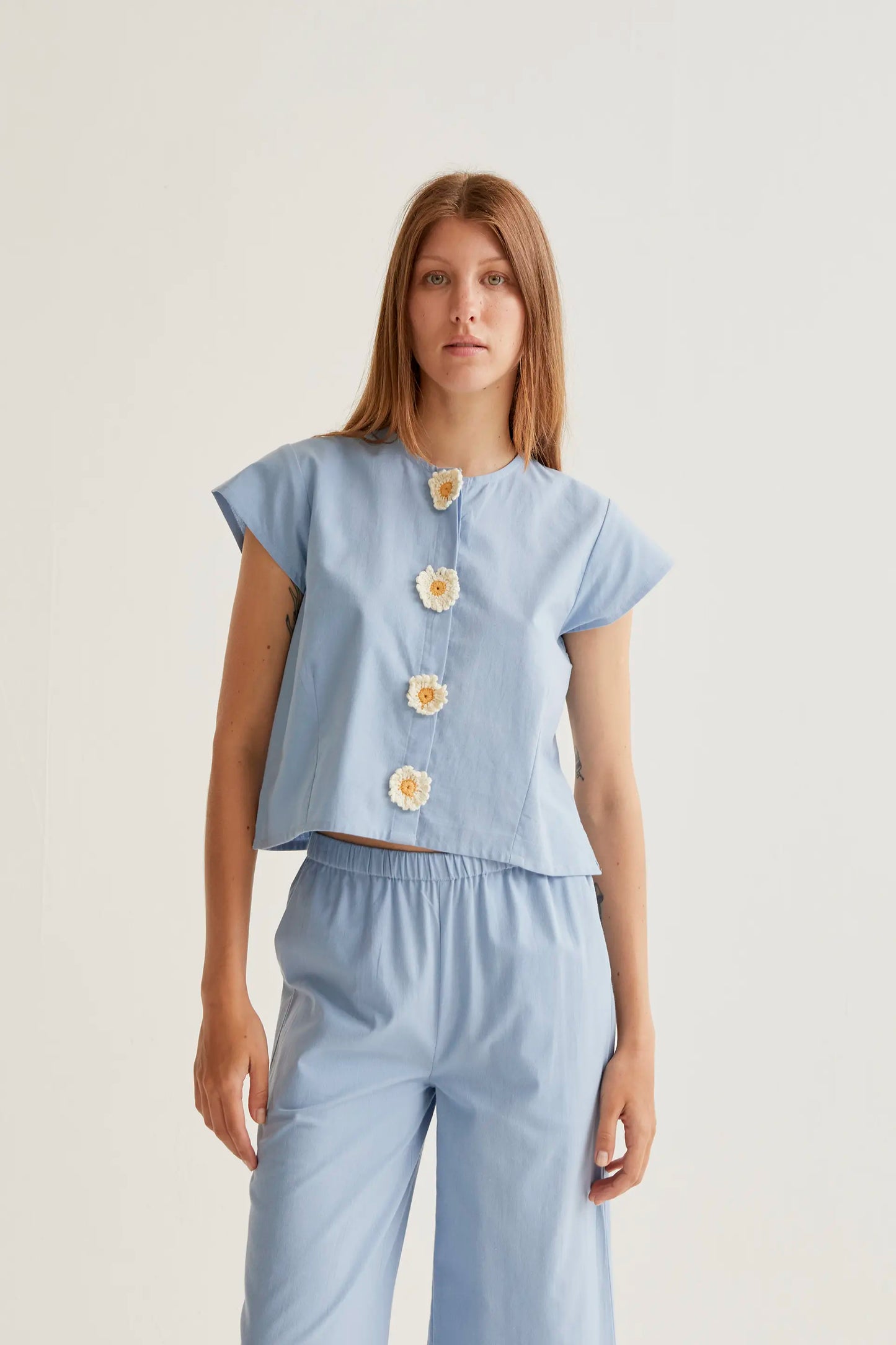 Shirt with daisy details