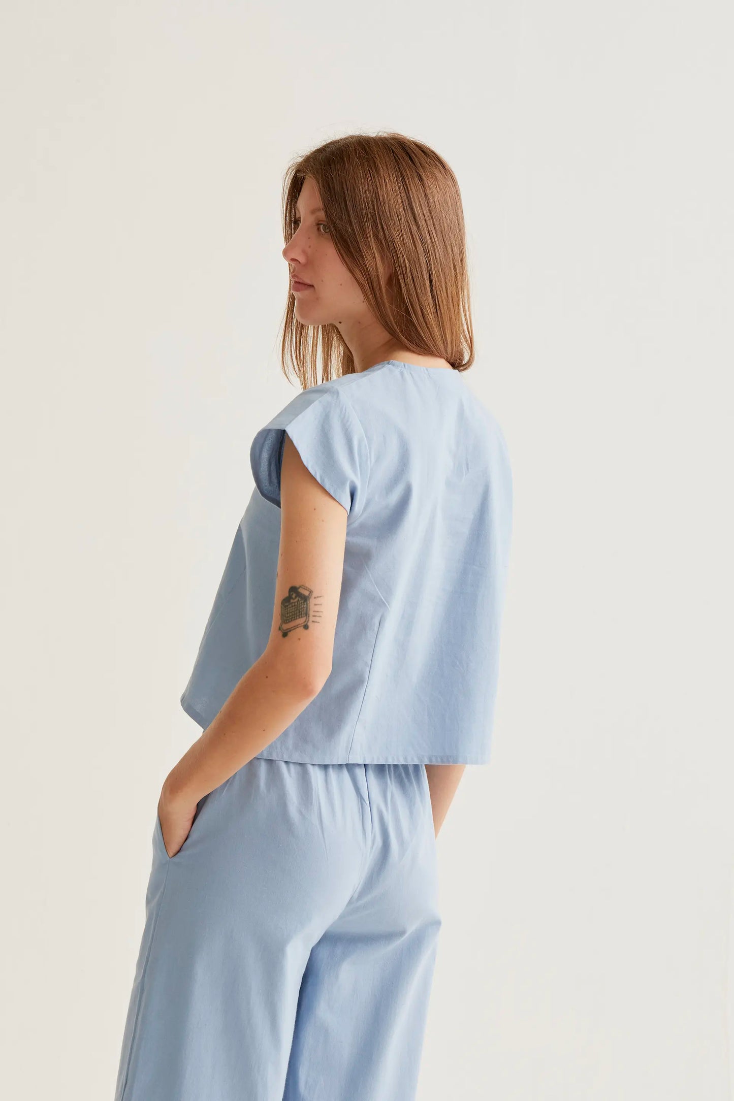 Shirt with daisy details