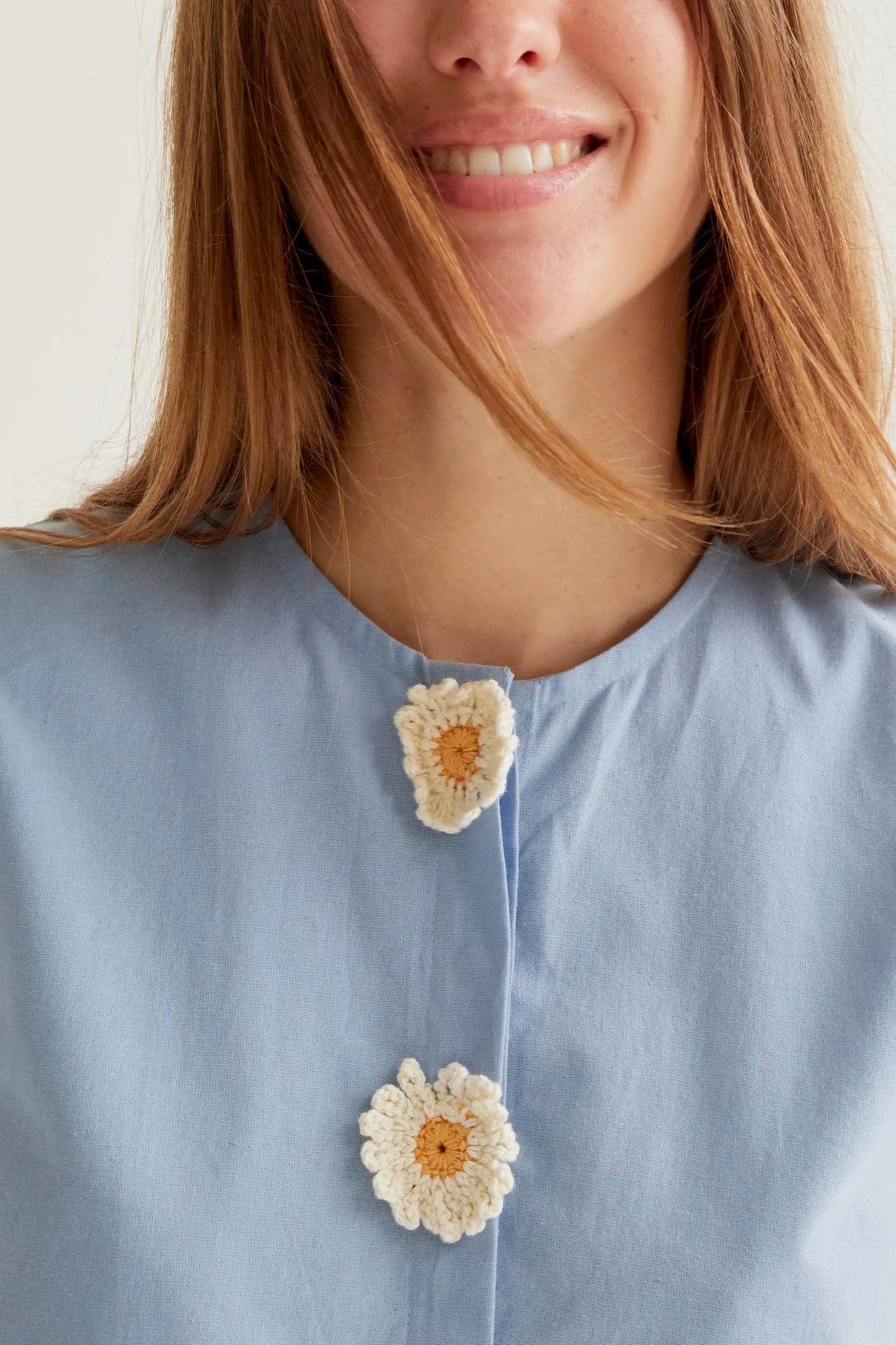 Shirt with daisy details
