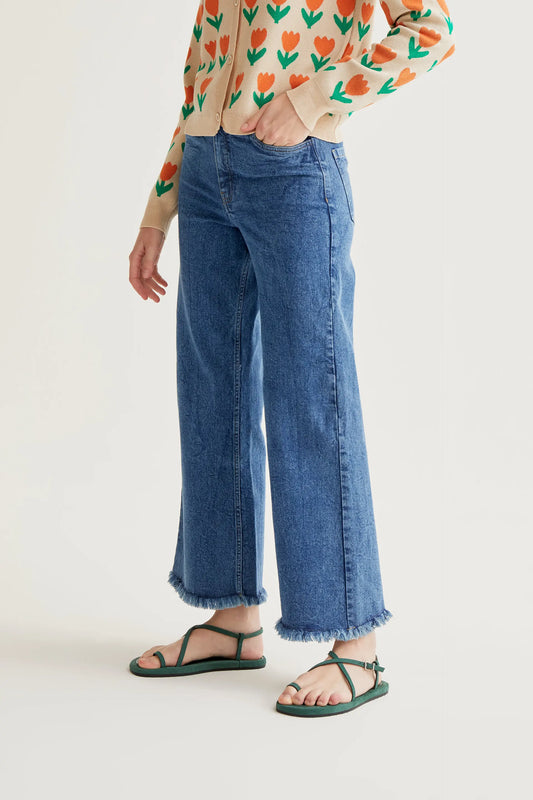 Blue jeans with raw-cut hem