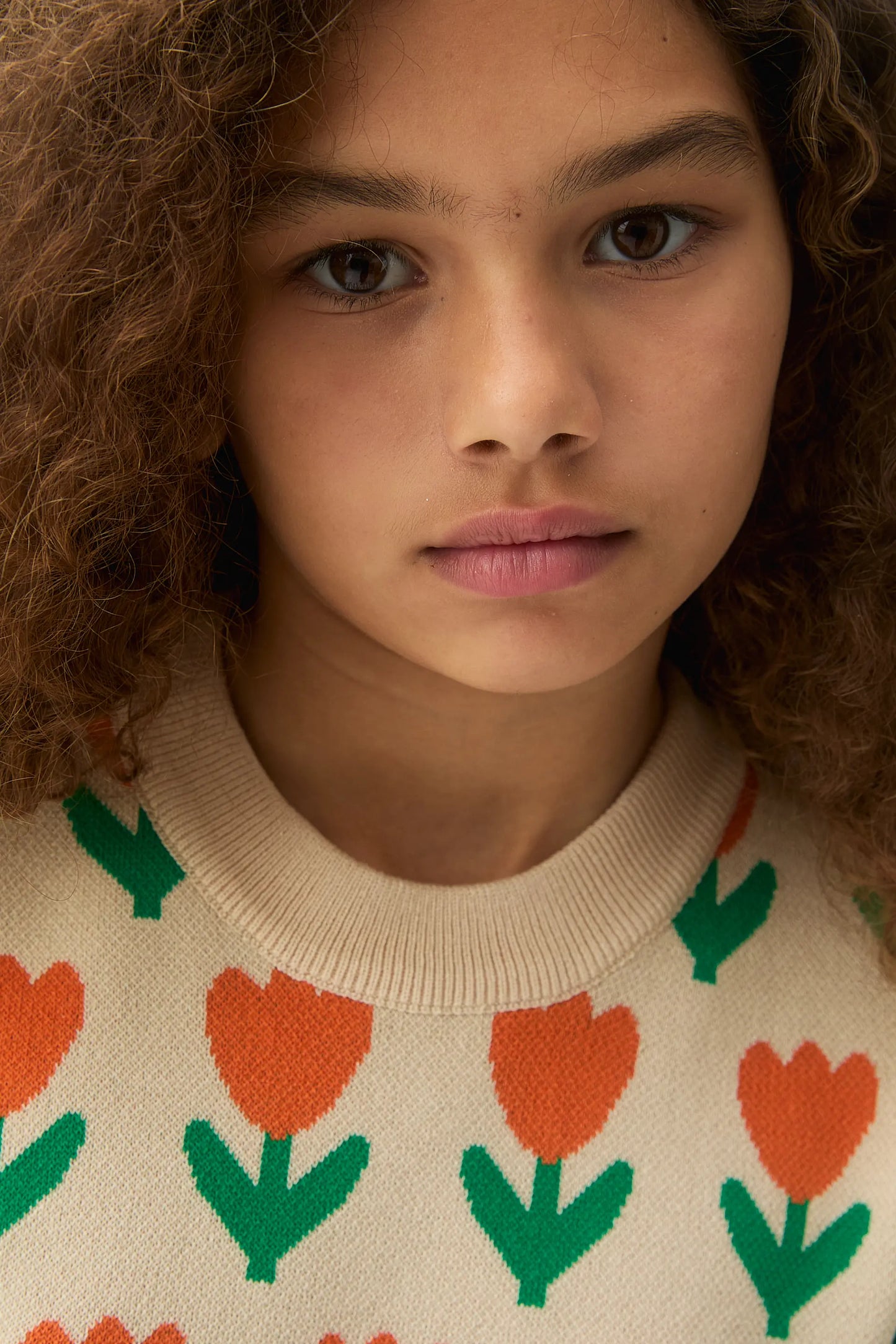 Maglione lavorato a maglia per bambina con stampa Orange Tulip