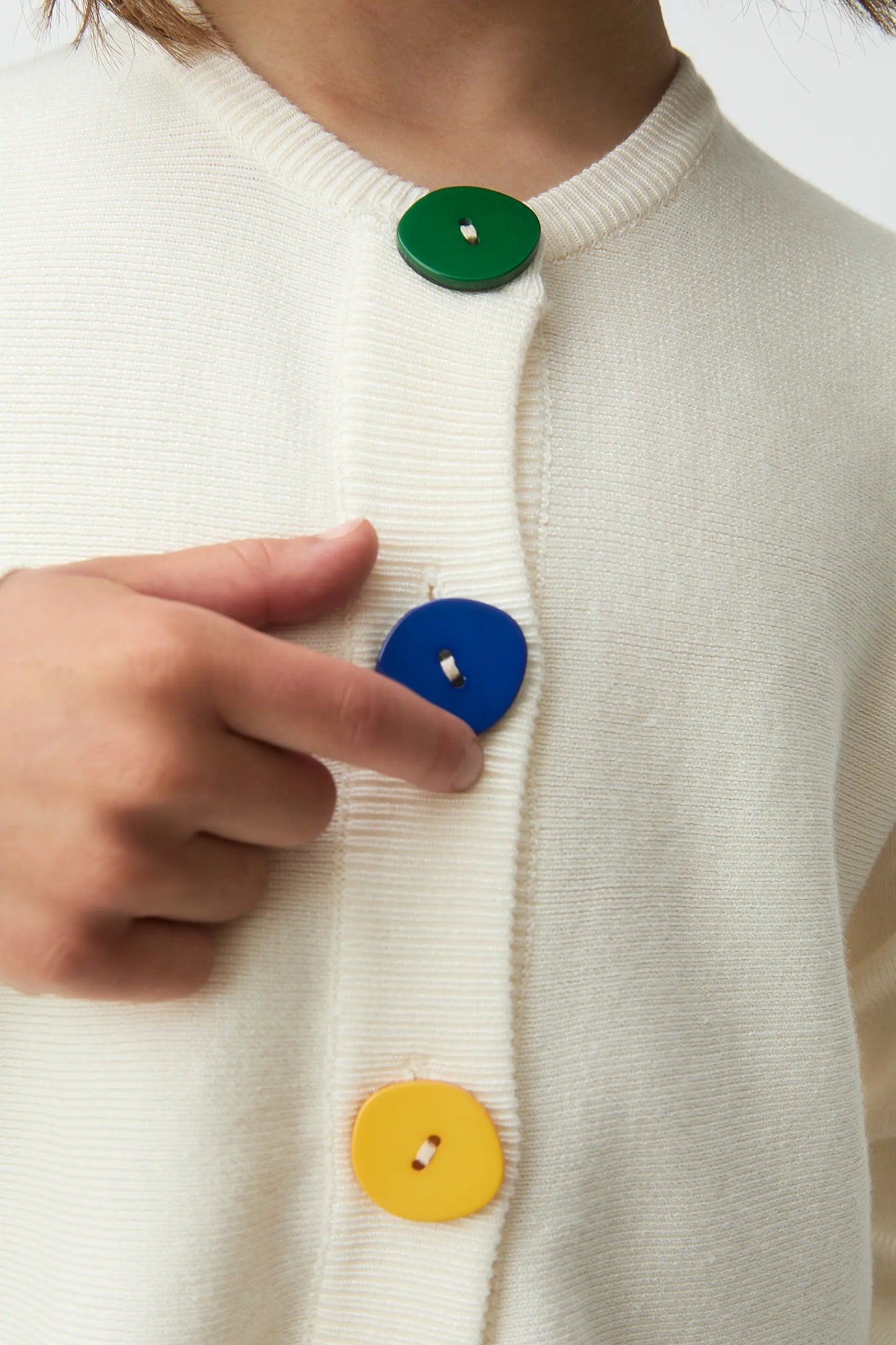 Cárdigan de niña punto blanco