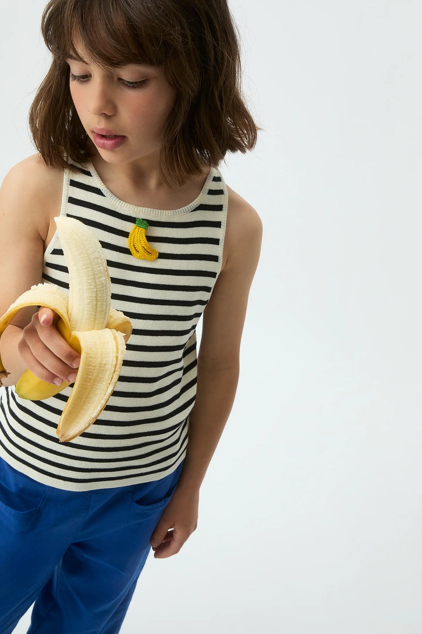 Girl's top with banana embroidery