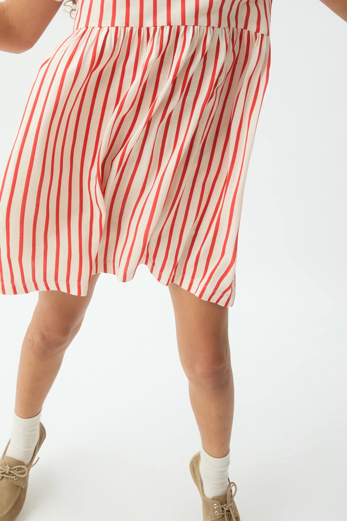 Abito corto per bambina con stampa a righe rosse