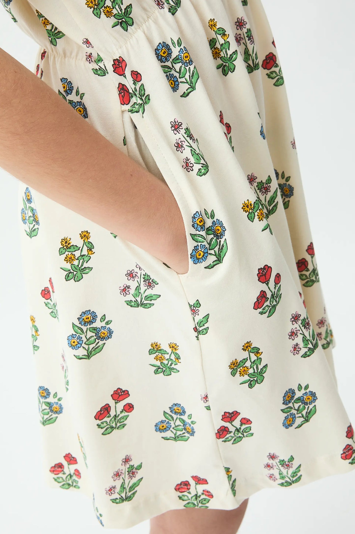 Vestido corto de niña con estampado Gardener