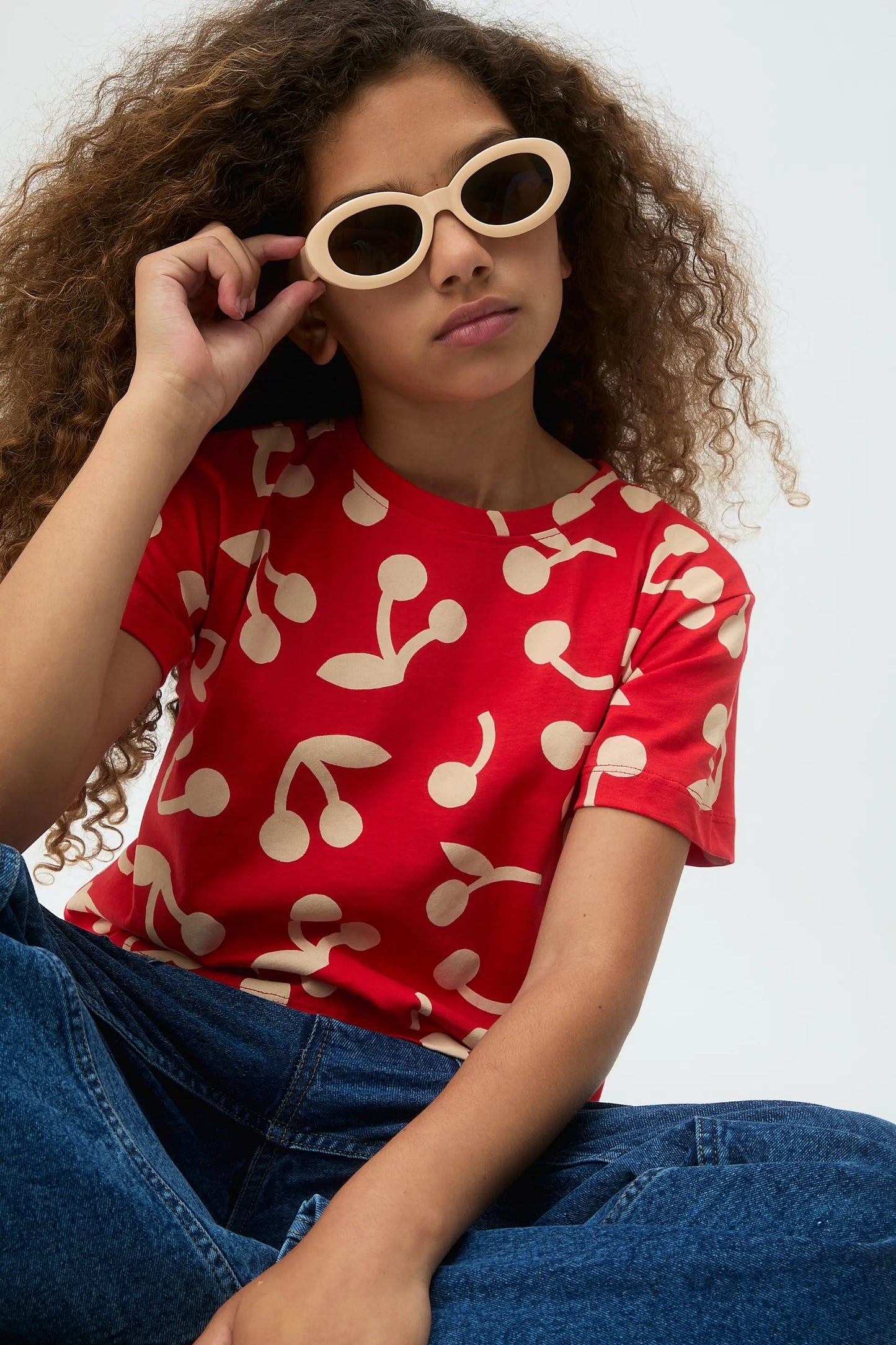 Girl's T-shirt with cherry print