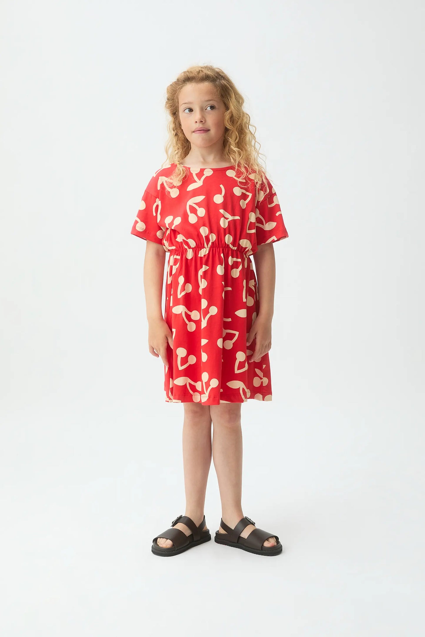 Vestido corto de niña con estampado de Guinda