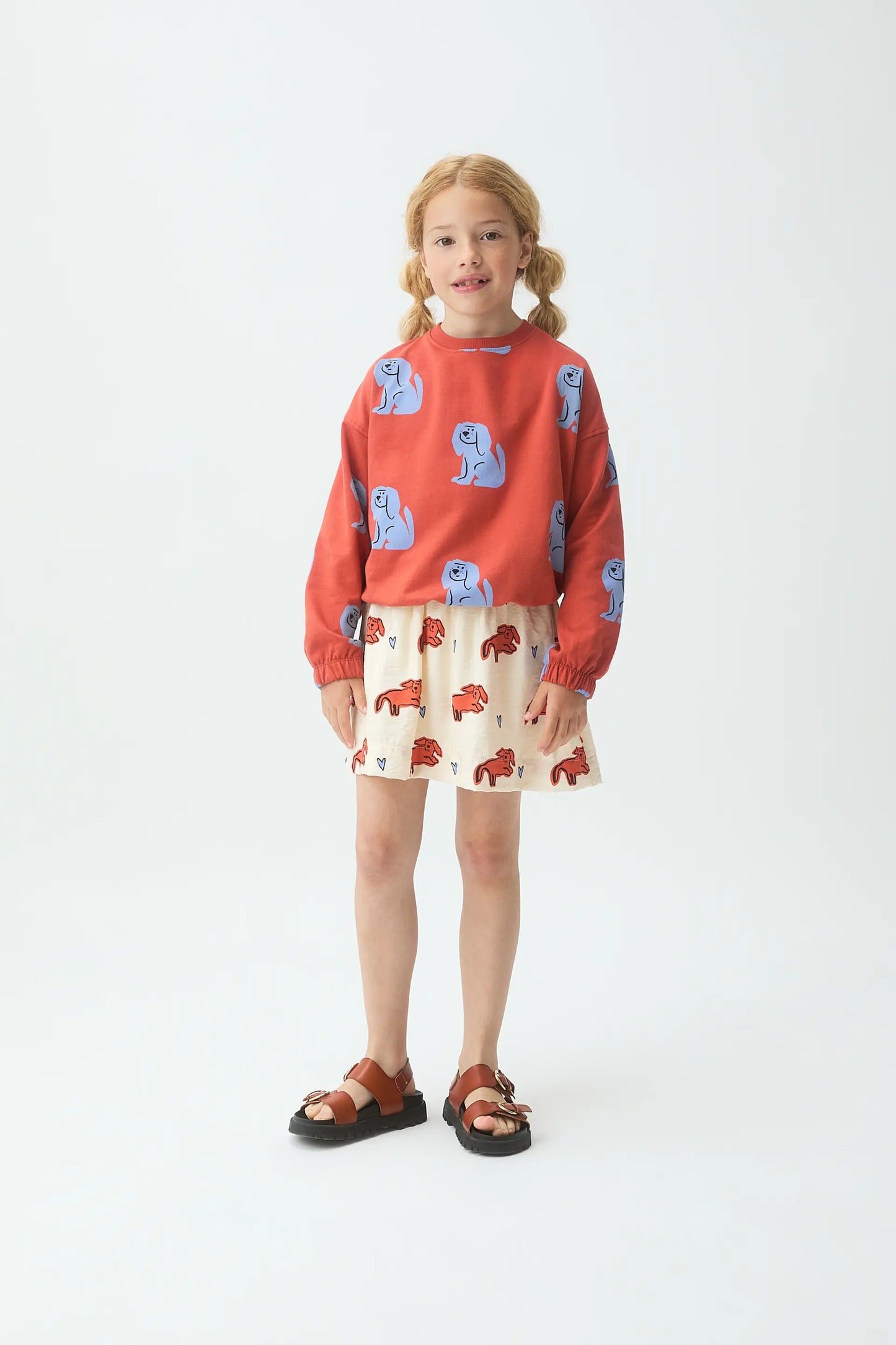 Girl's sweatshirt with puppy print