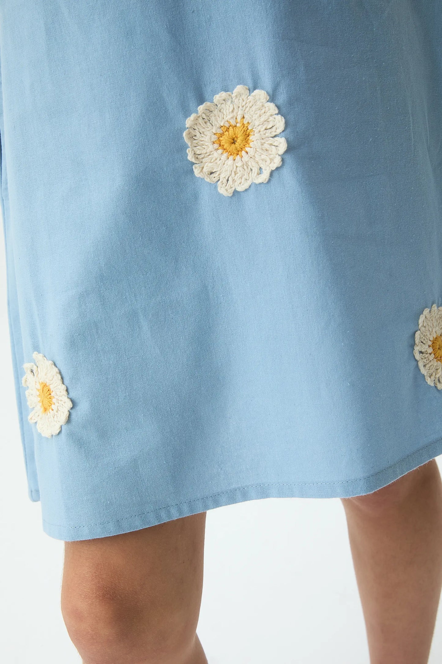 Vestido corto de niña 100% algodón con margaritas