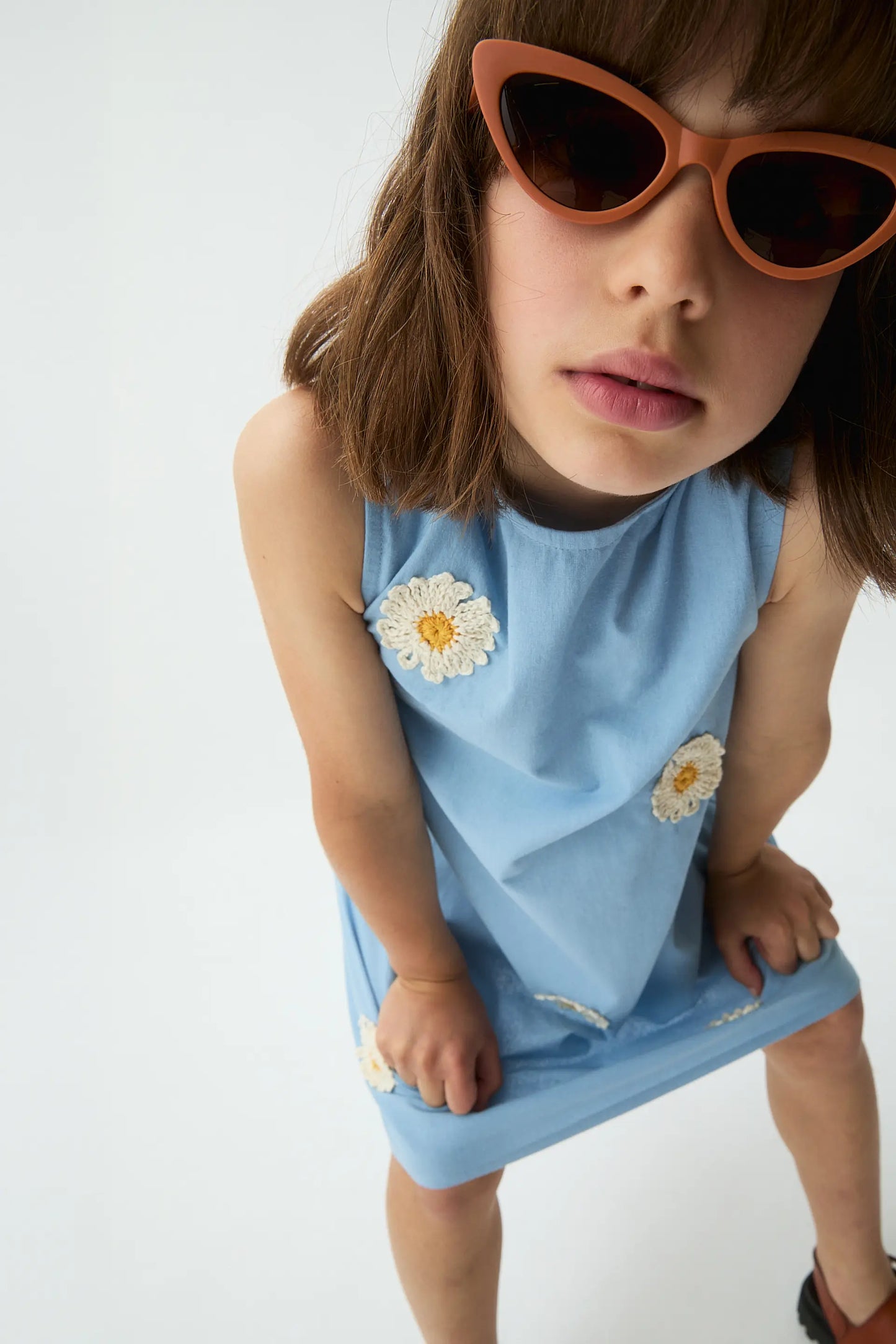 Vestido corto de niña 100% algodón con margaritas