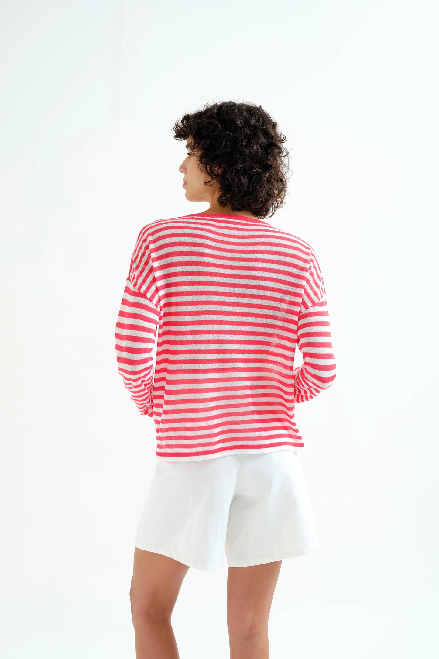 Maglione morbido in maglia con stampa a righe bianche e rosse