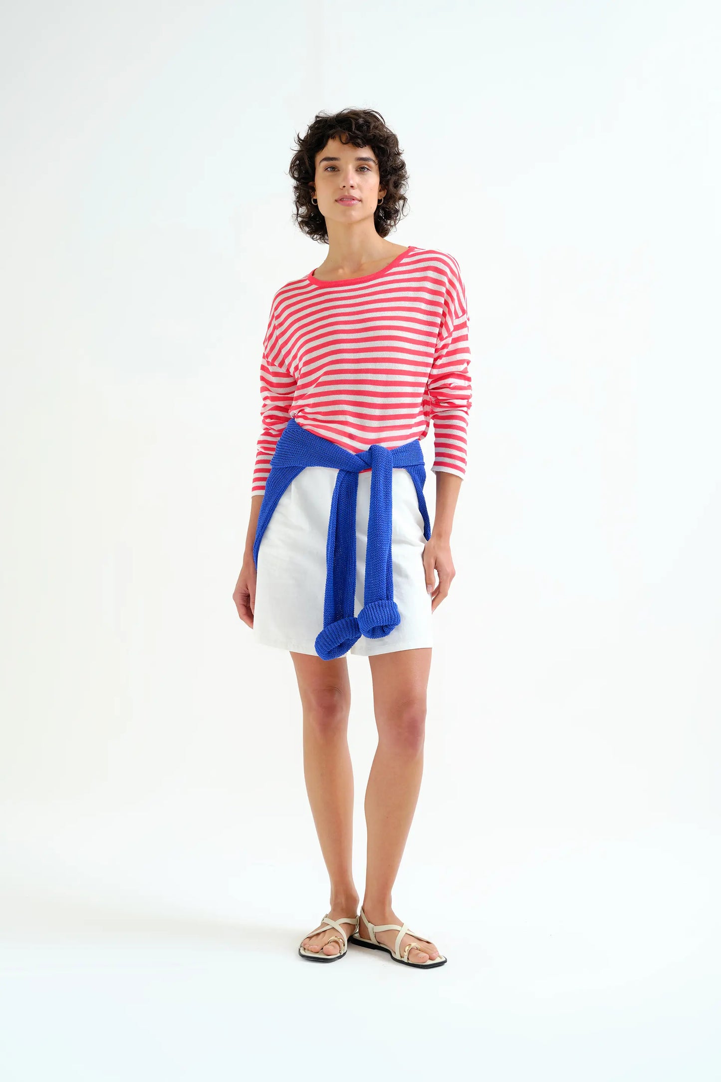 Maglione morbido in maglia con stampa a righe bianche e rosse