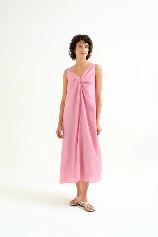 Vestido largo rosa con detalle anudado