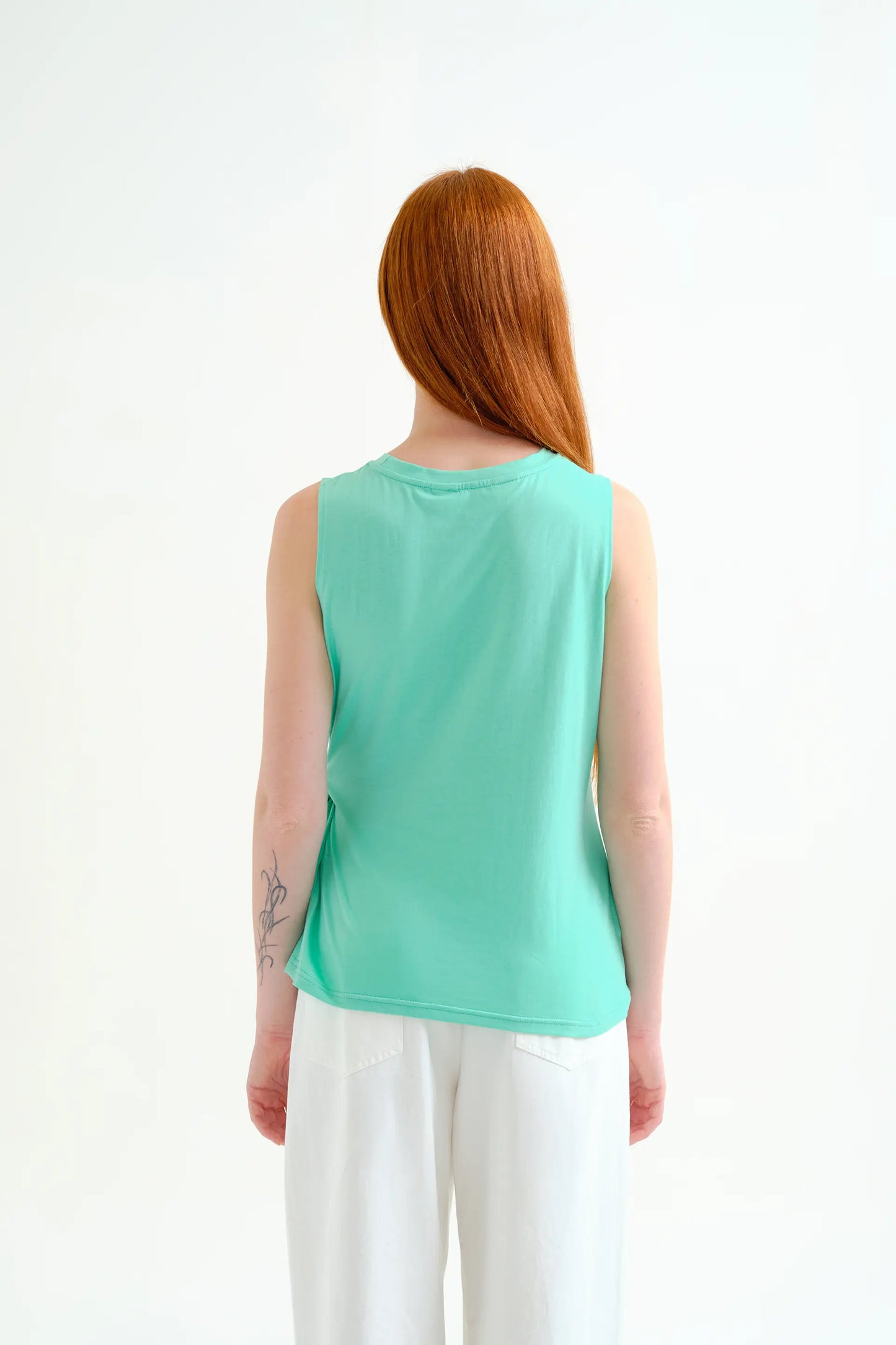 Camisa verde 100% algodón con detalle drapeado