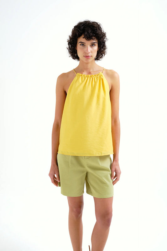 Top halter amarillo