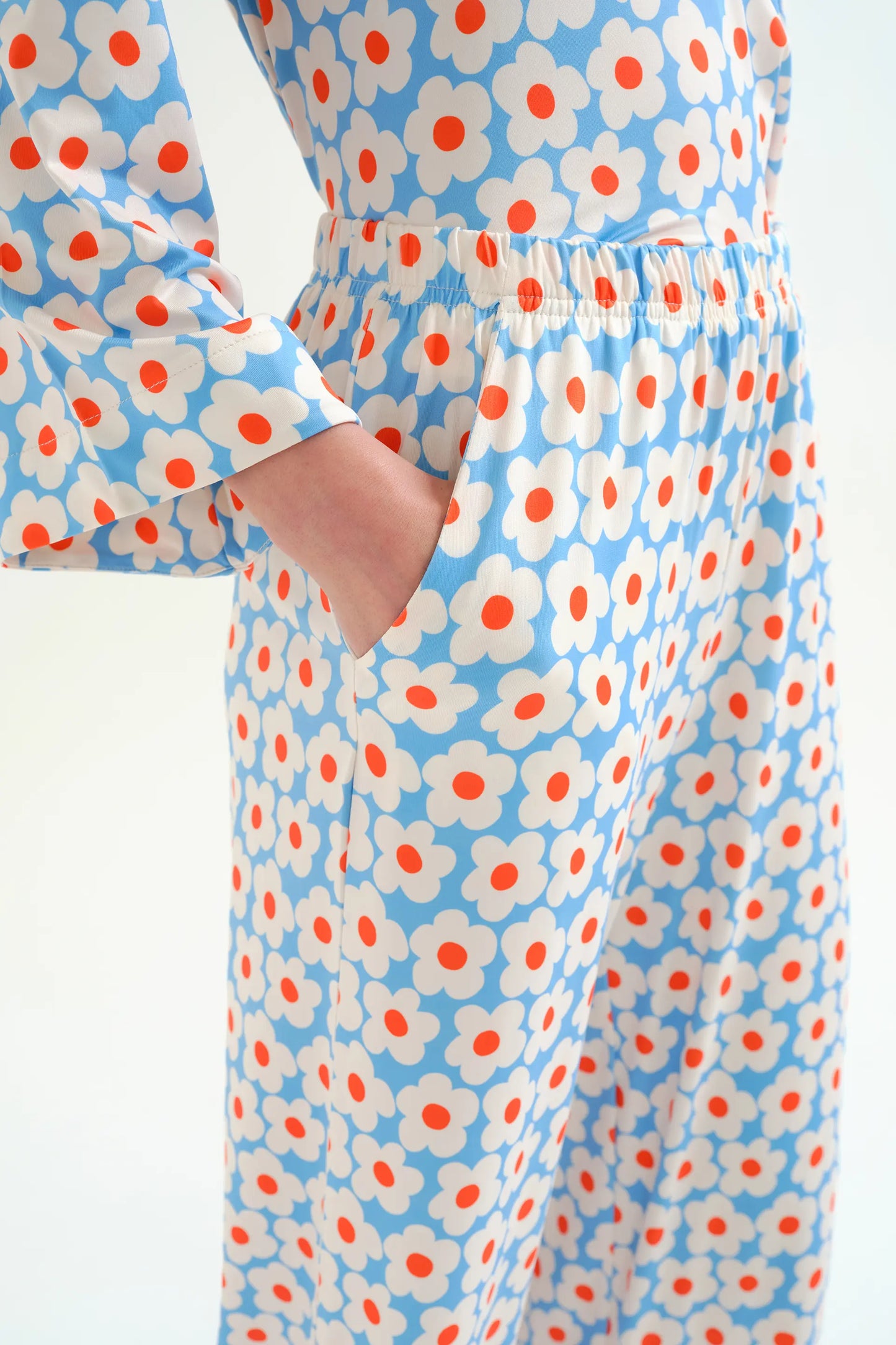 Popcorn print trousers