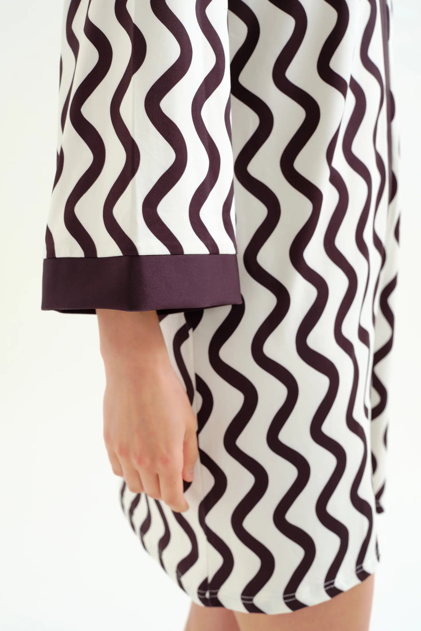 Caftano corto con stampa Wave Bianco e Nero
