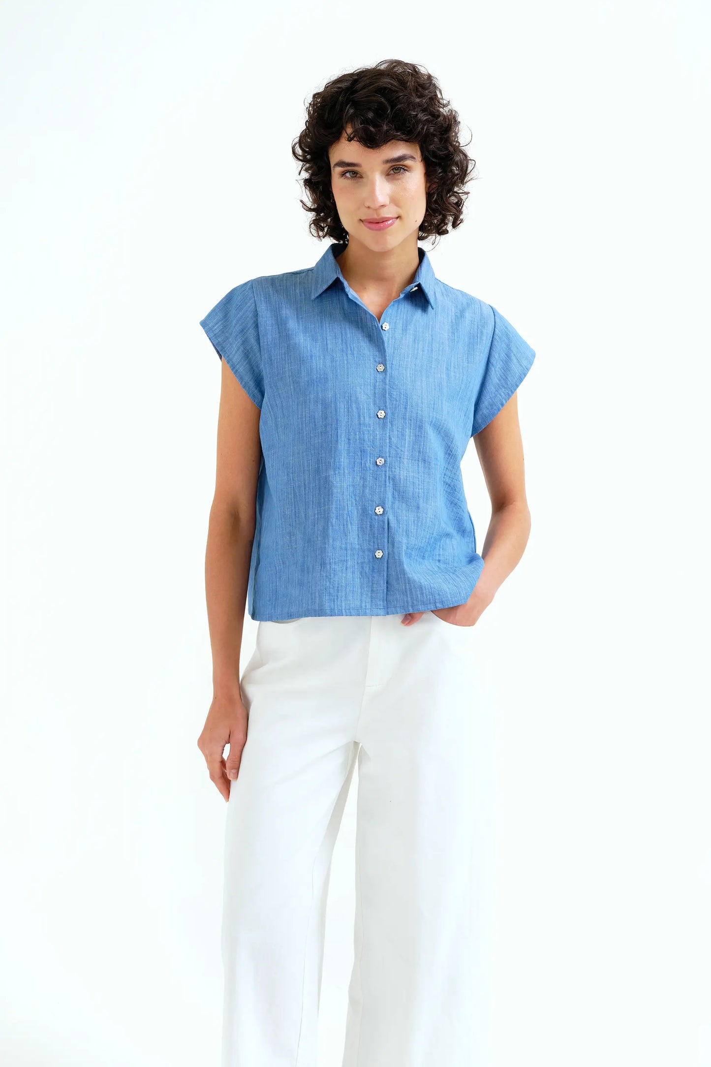 Camicia a maniche corte in chambray di cotone azzurro chiaro 100%