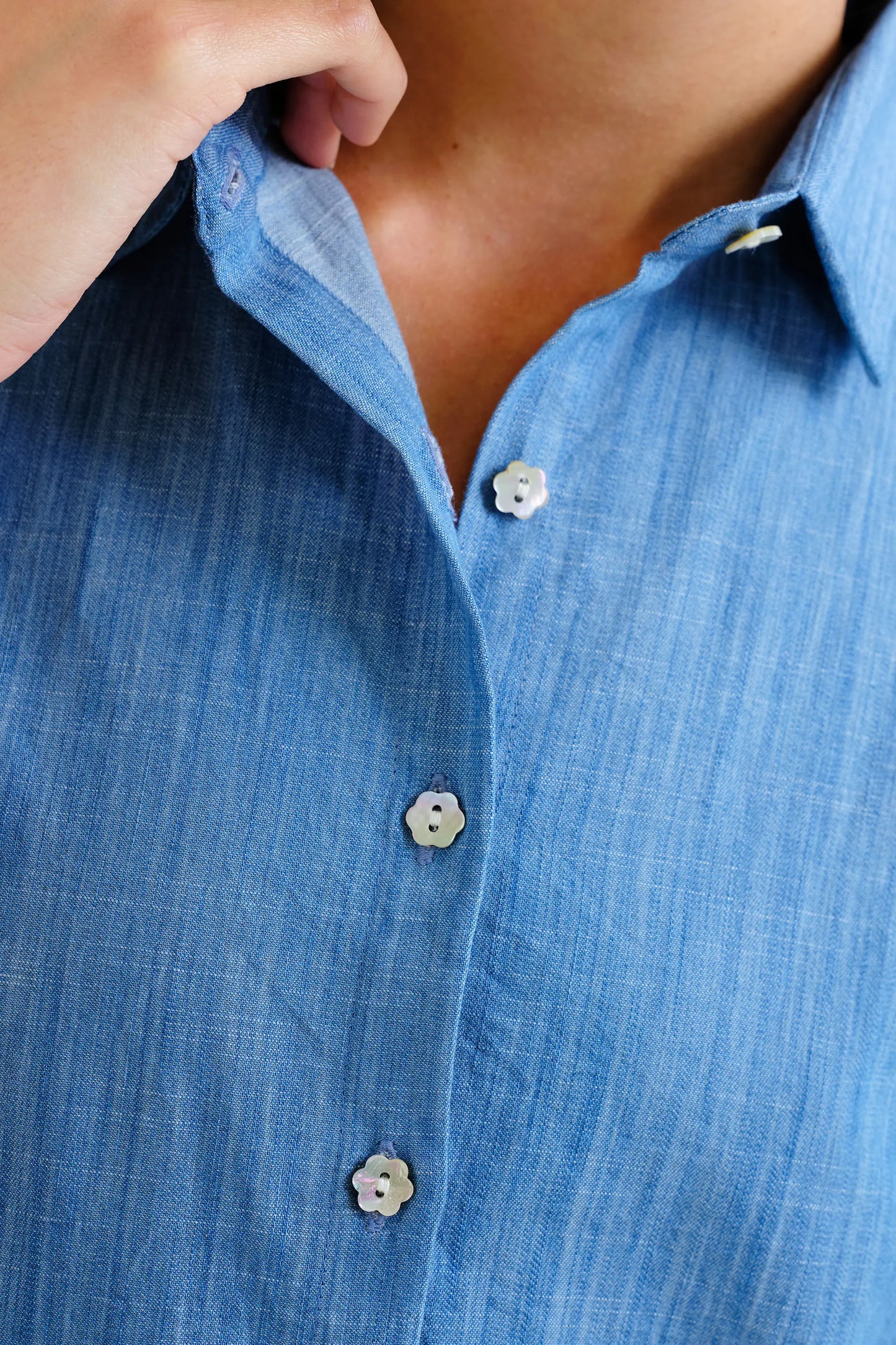 Camicia a maniche corte in chambray di cotone azzurro chiaro 100%