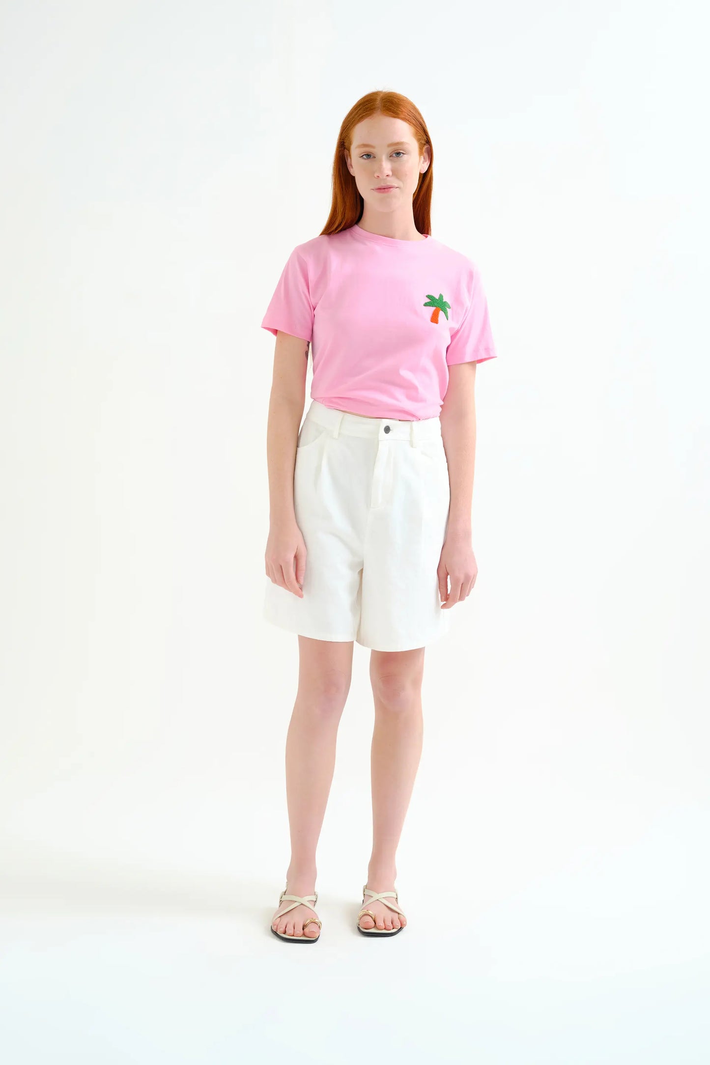 Camiseta con bordado de palmera