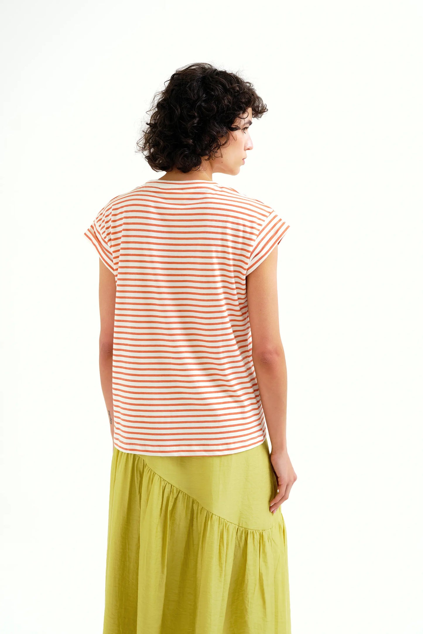 T-shirt with white and red striped print